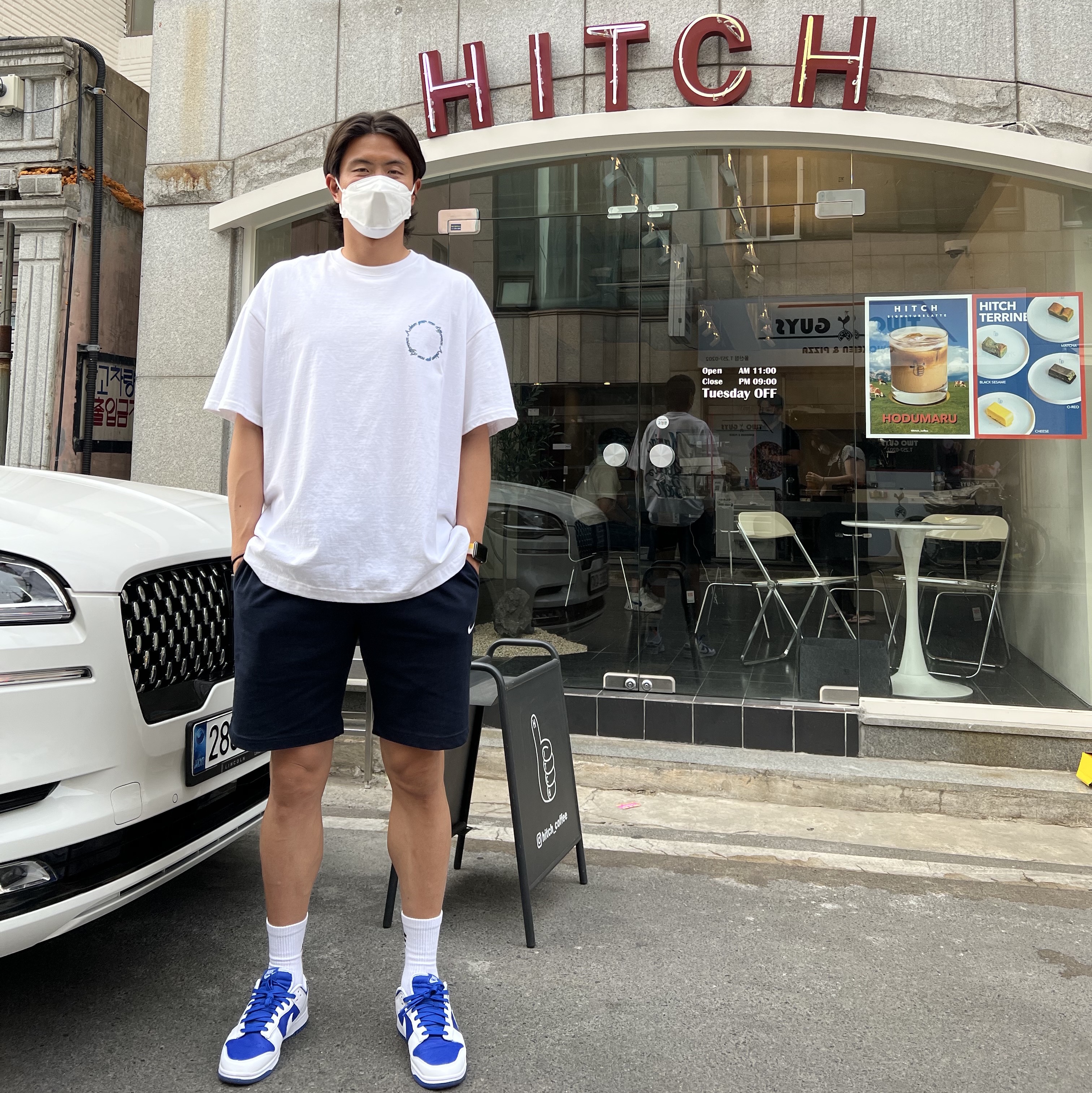 Nike Dunk Low Retro Racer Blue and White 착용 스타일