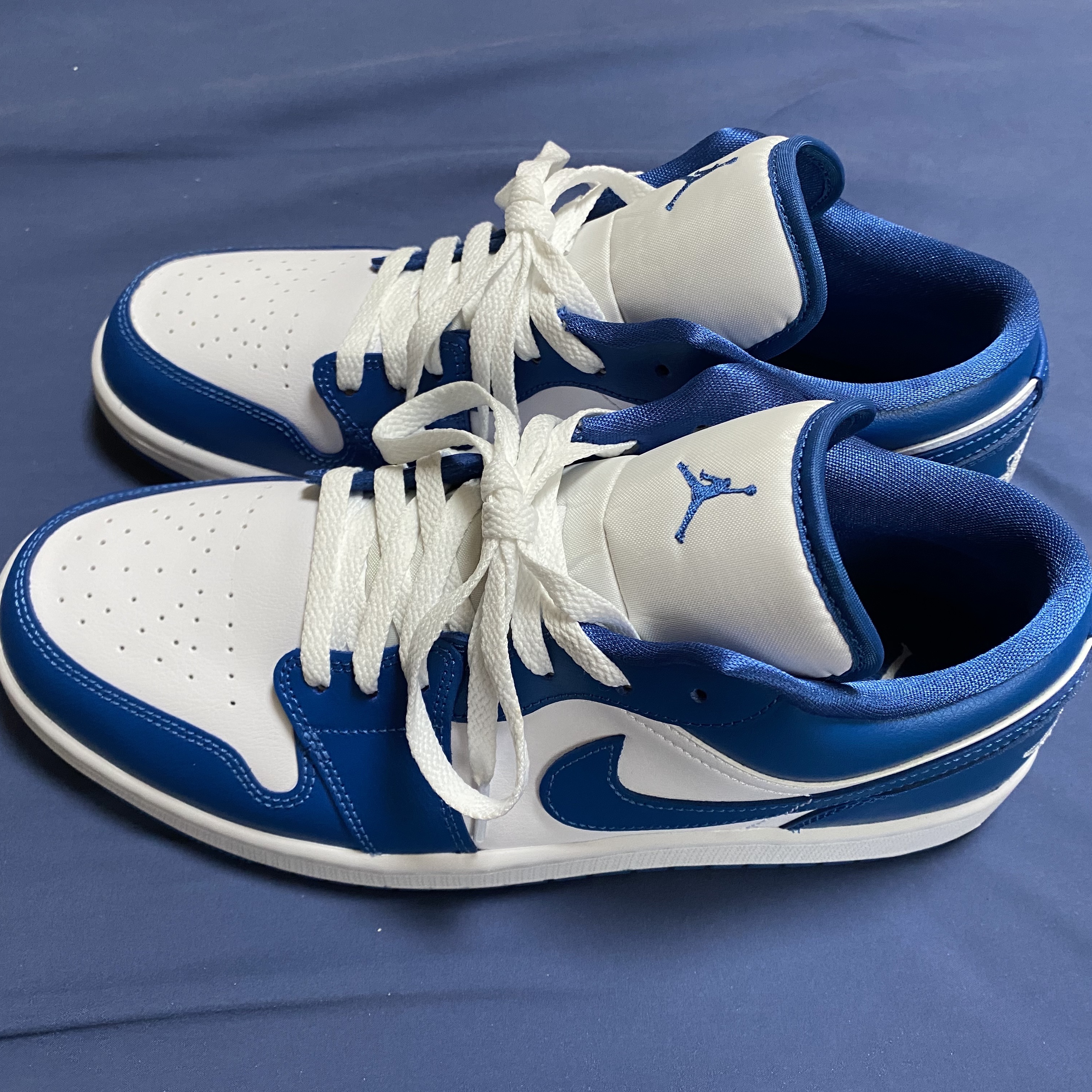 (W) Jordan 1 Low White Dark Marina Blue 착용 스타일 - 2