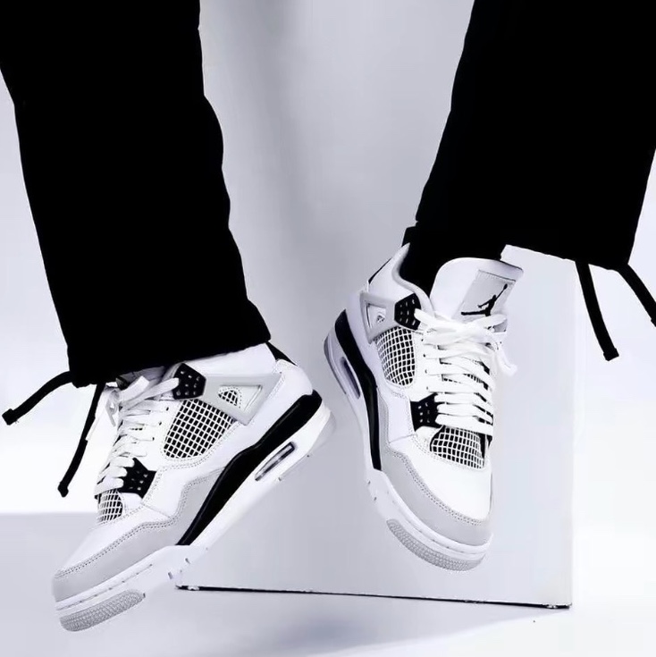 Jordan 4 Retro White and Black, (GS) Jordan 4 Retro White and Black 착용 스타일 - 2