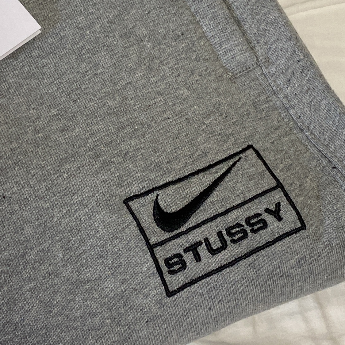 Nike x Stussy NRG RA Fleece Pants Dark Grey Heather (DJ9490-063) 착용 스타일