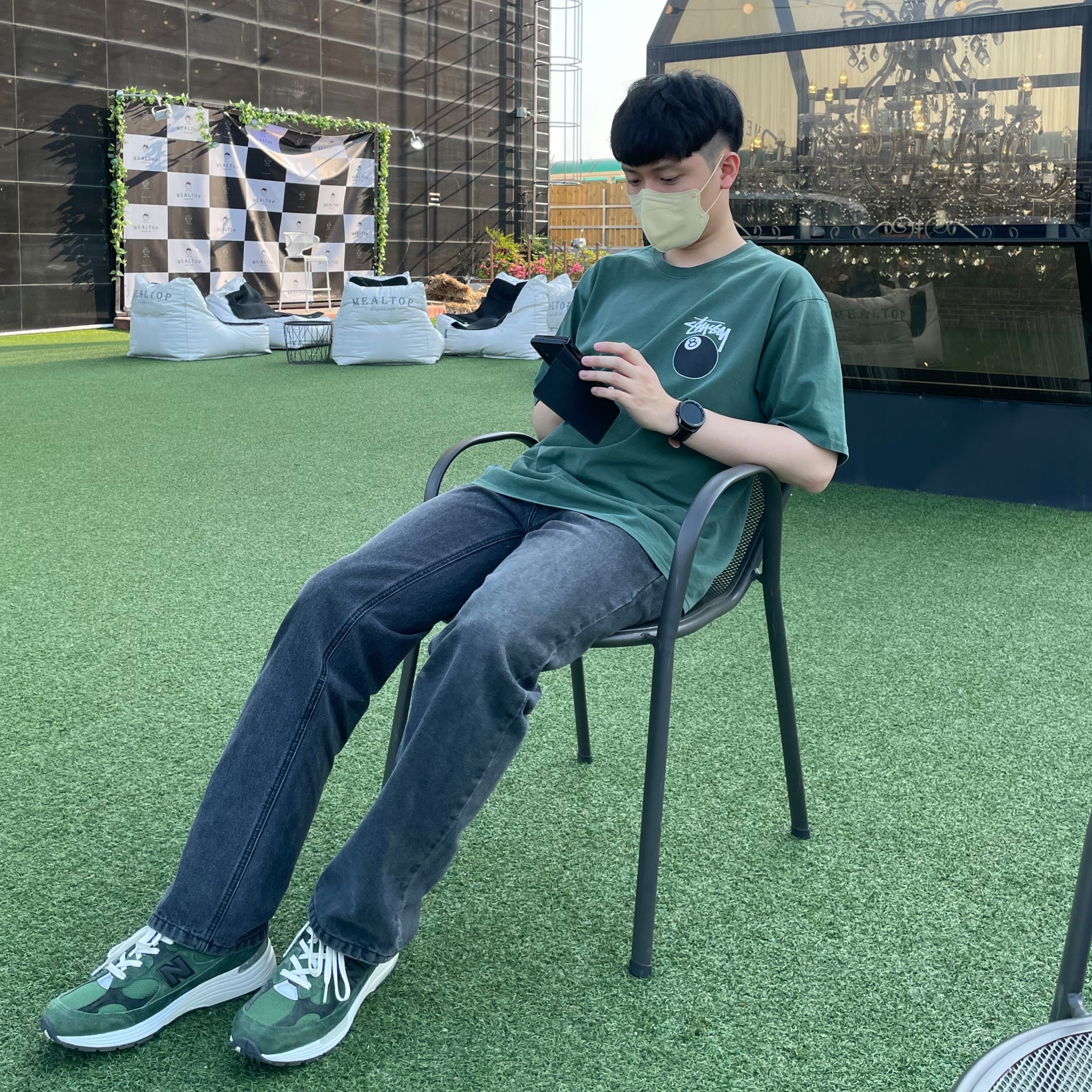 New Balance x JJJJound 992 Made in USA Mossy Green, Stussy 8 Ball Pigment Dyed T-Shirt Pine - 21FW 착용 스타일 - 1
