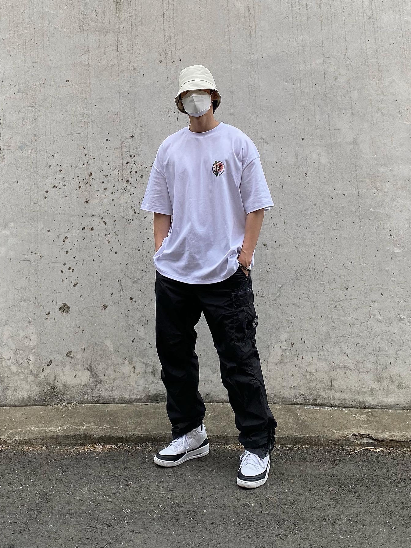 Jordan 3 x Fragment Retro SP White Black, Supreme x Stone Island Painted Camo Nylon Cargo Pants Black - 20FW 착용 스타일 - 2