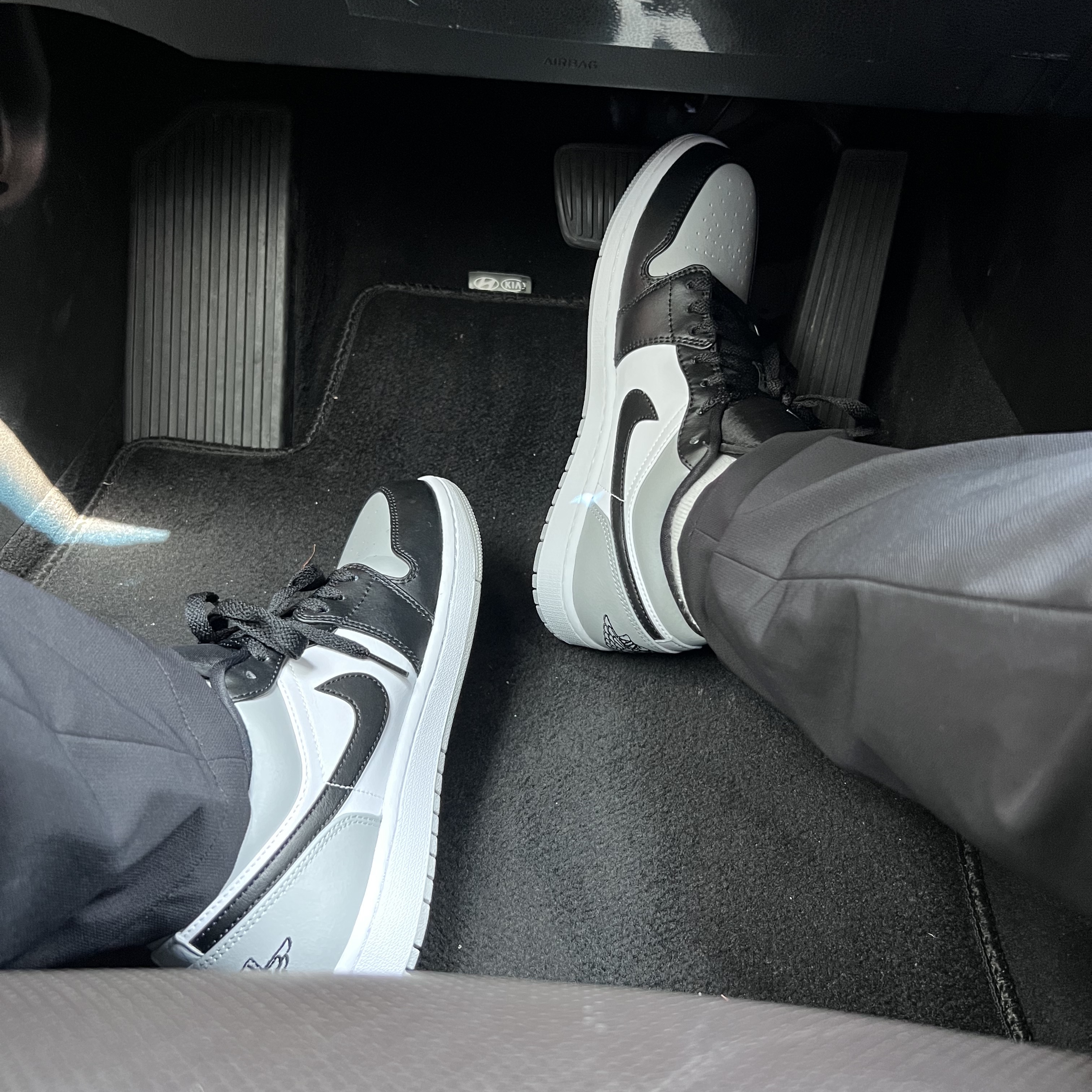 Jordan 1 Low Light Smoke Grey Black 착용 스타일