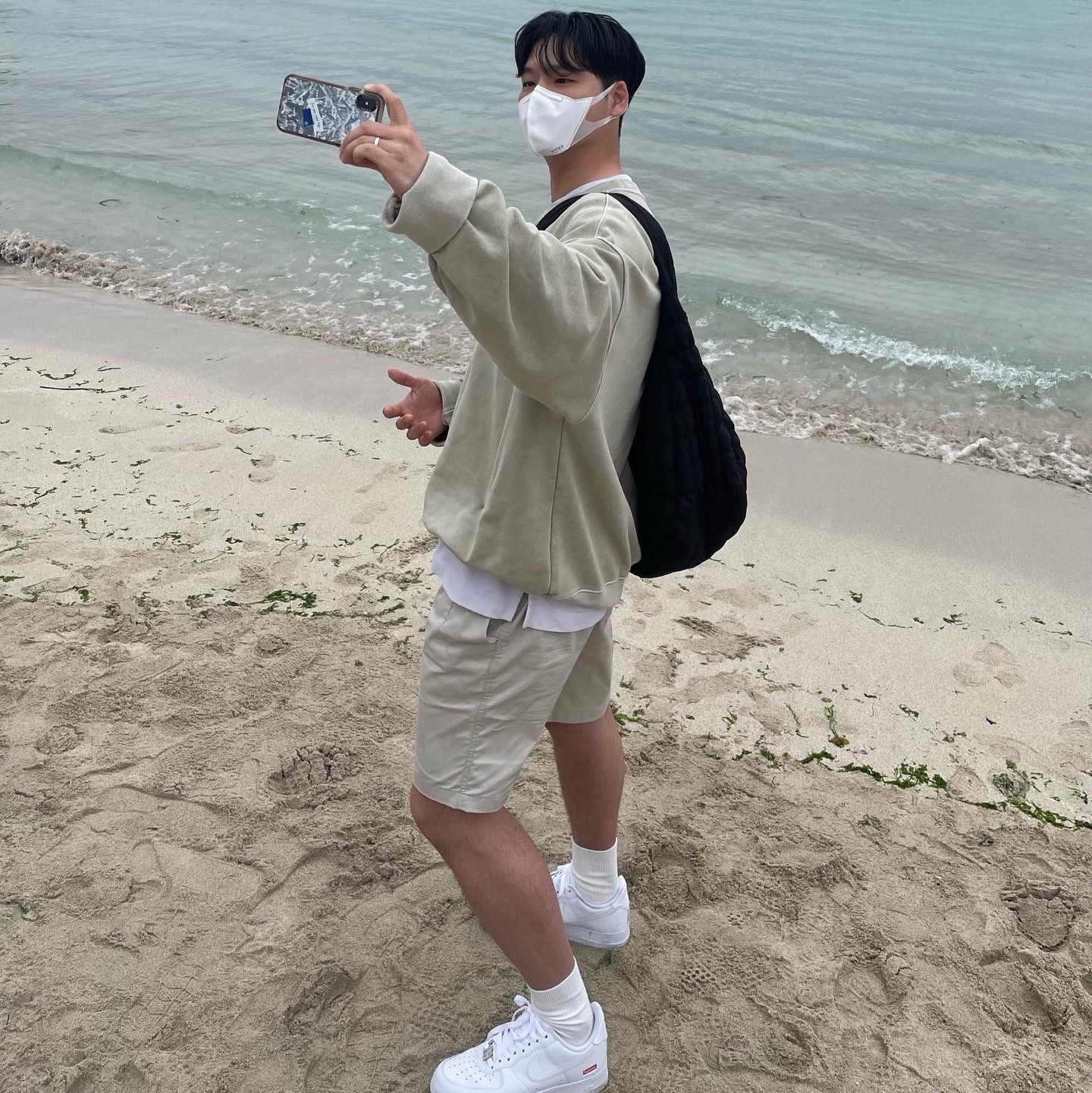 Nike x Supreme Air Force 1 Low White, Casetify x Ader Error Plastic Impact iPhone Case 착용 스타일 - 2