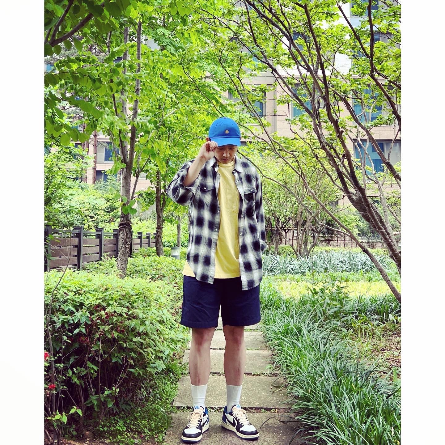 Jordan 1 x Travis Scott x Fragment Retro Low OG SP Military Blue 착용 스타일