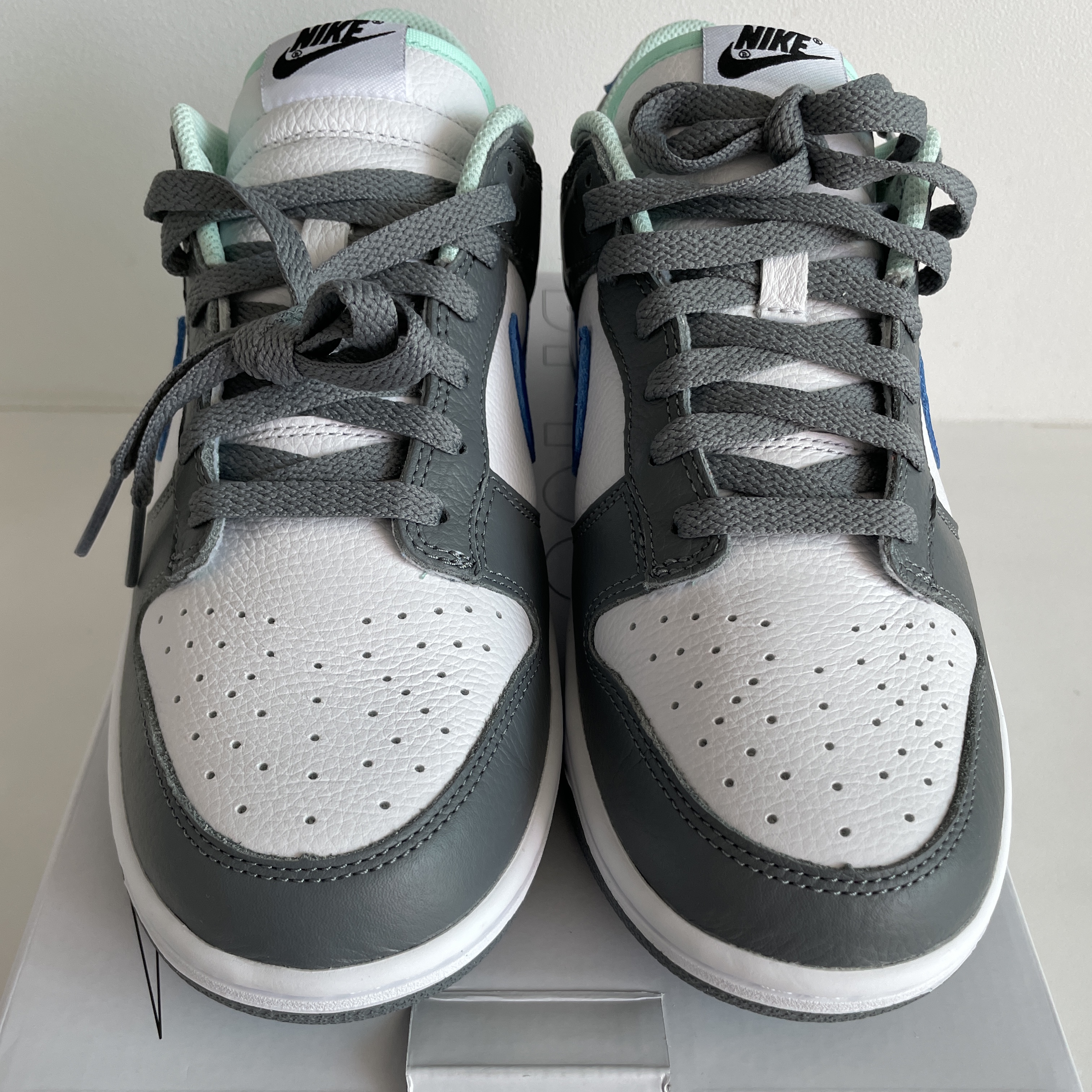 Nike x Drake Nocta Cardinal Stock Essential Hoodie Grey - US/EU, Nike Heritage 86 Futura Washed Cap Light Bone 착용 스타일 - 4