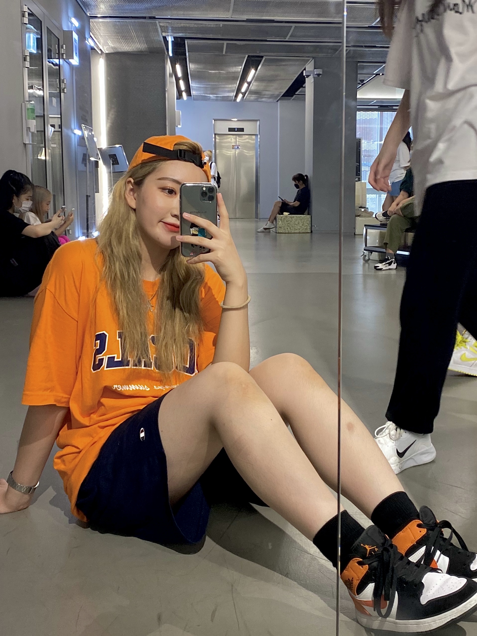 Jordan 1 Mid Shattered Backboard, (GS) Jordan 1 Mid Shattered Backboard 착용 스타일