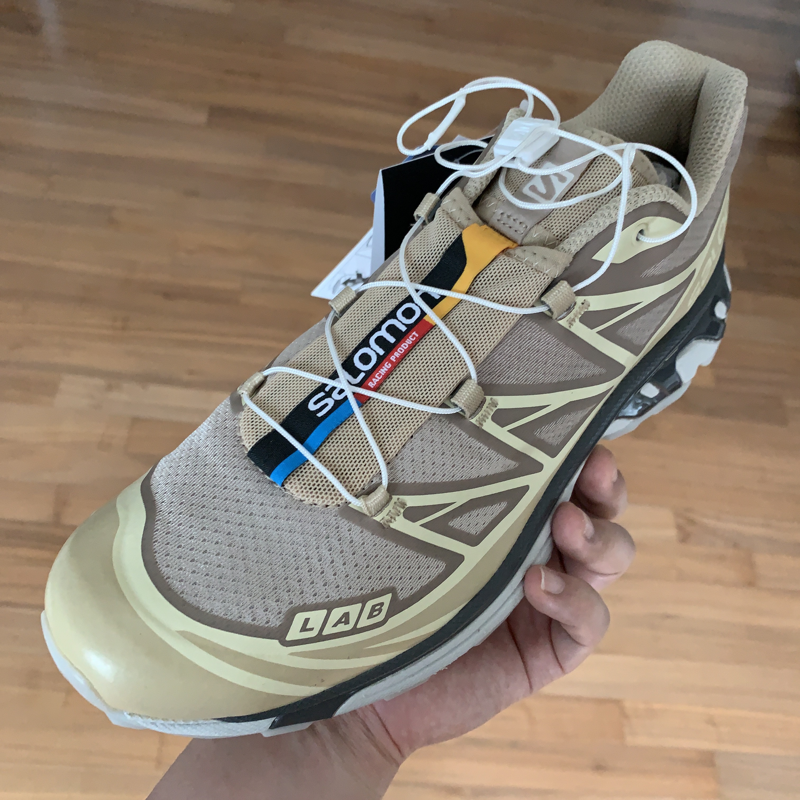 Salomon XT-6 Clear Safari Vanila Ice 착용 스타일