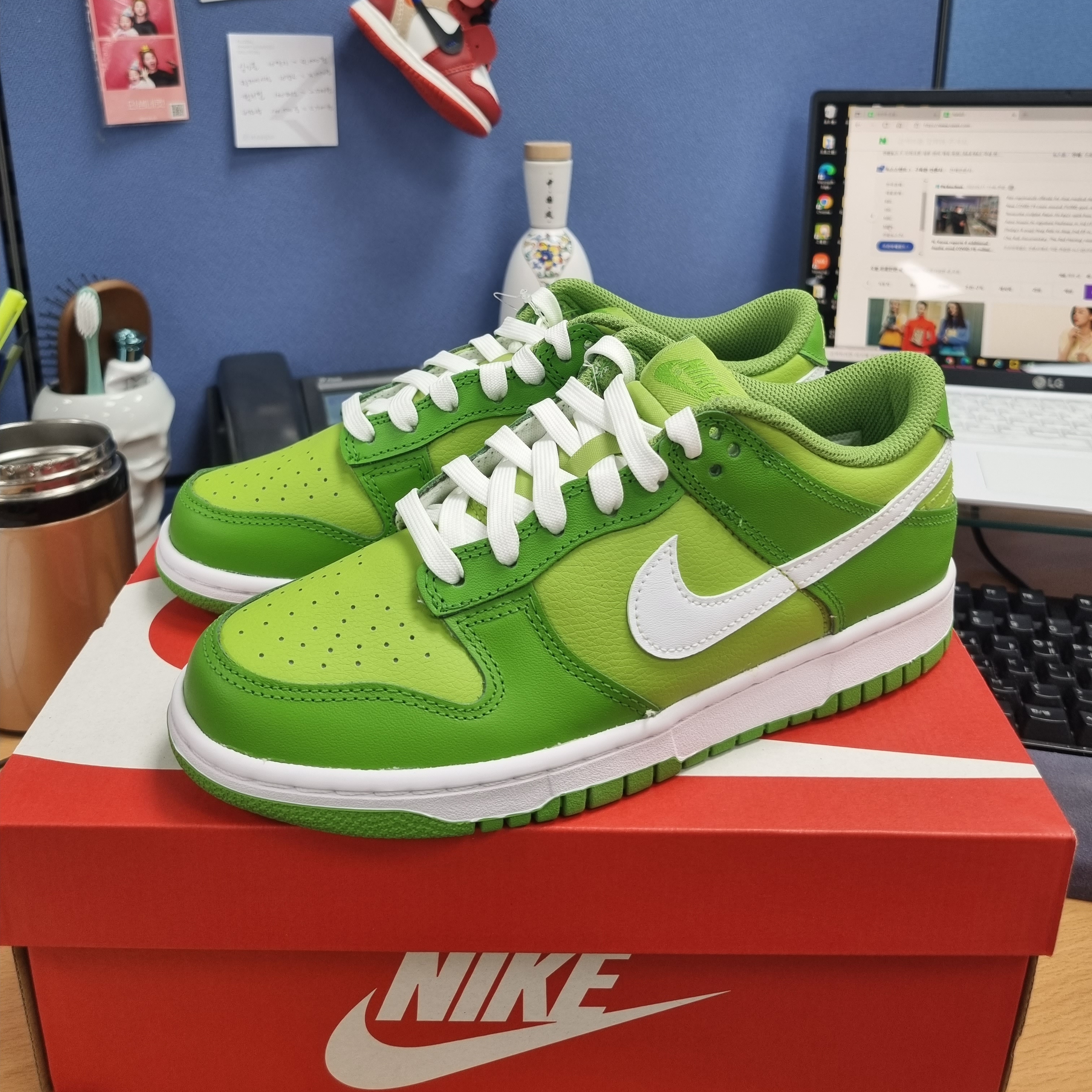 (GS) Nike Dunk Low Vivid Green 착용 스타일 - 1
