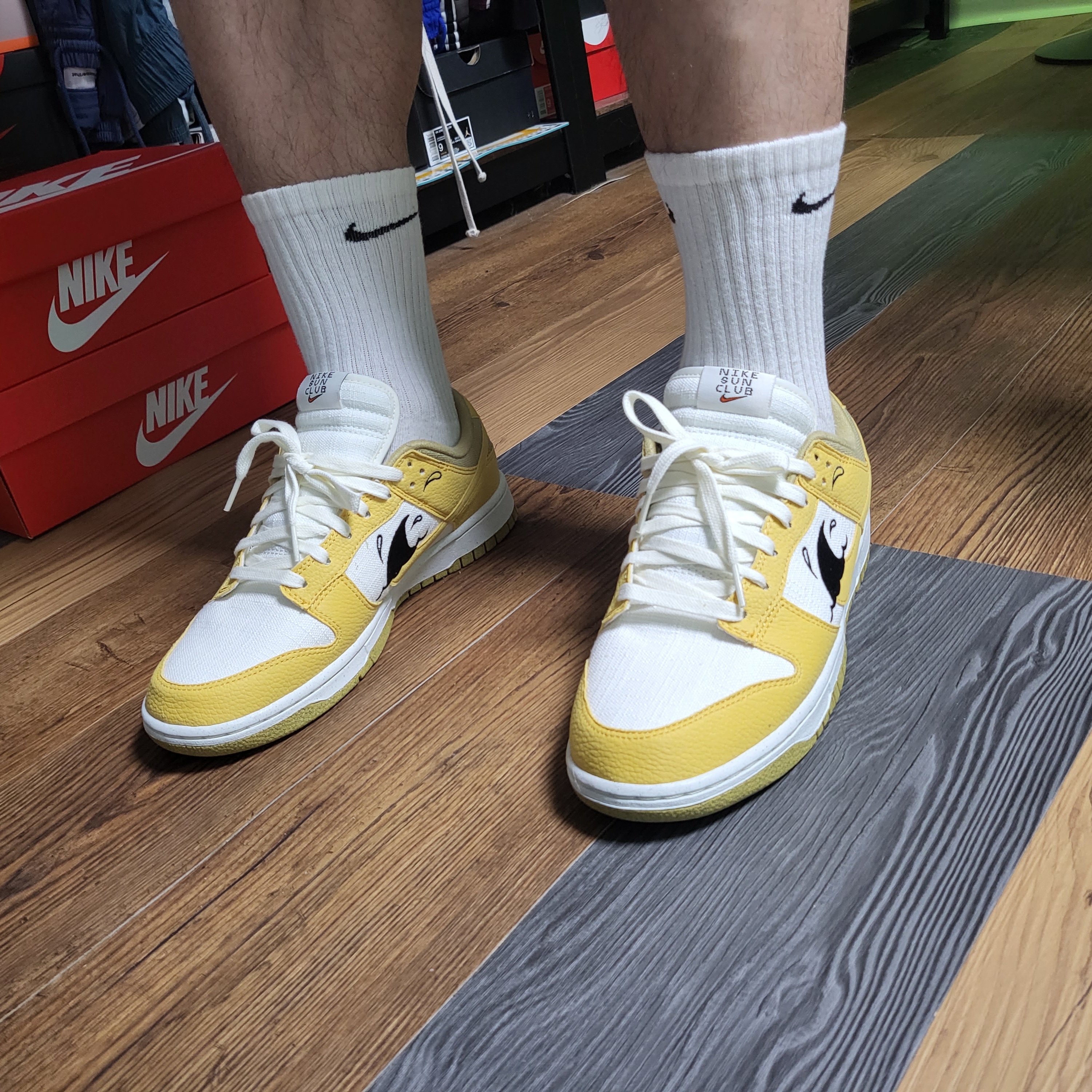 Nike Dunk Low Retro SE Next Nature Nike Sun Club 착용 스타일 - 1