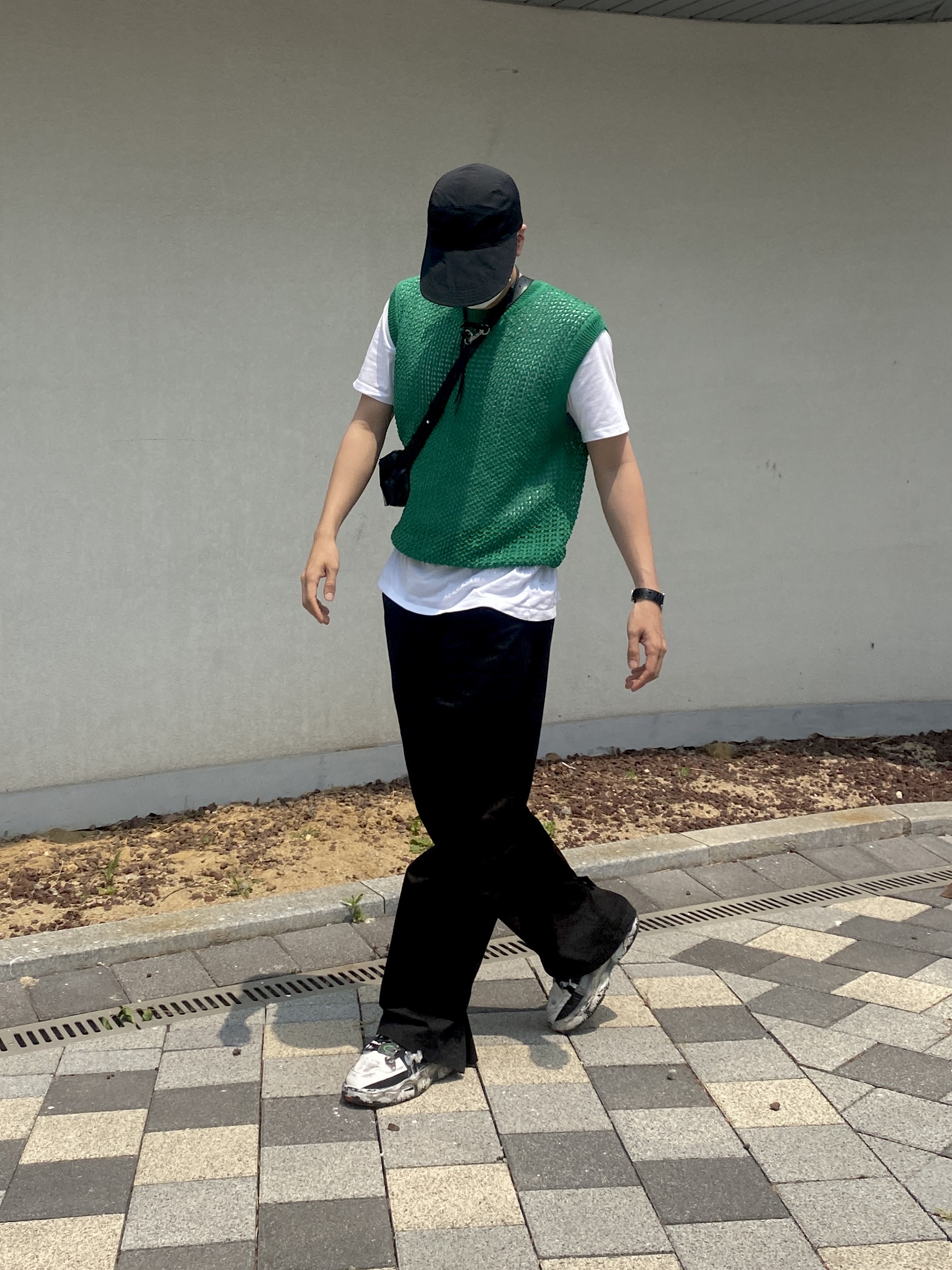 Our Legacy Ladon Leather Keychain Black, Maison Margiela Fusion Low Top Sneakers Black White Red 착용 스타일 - 1