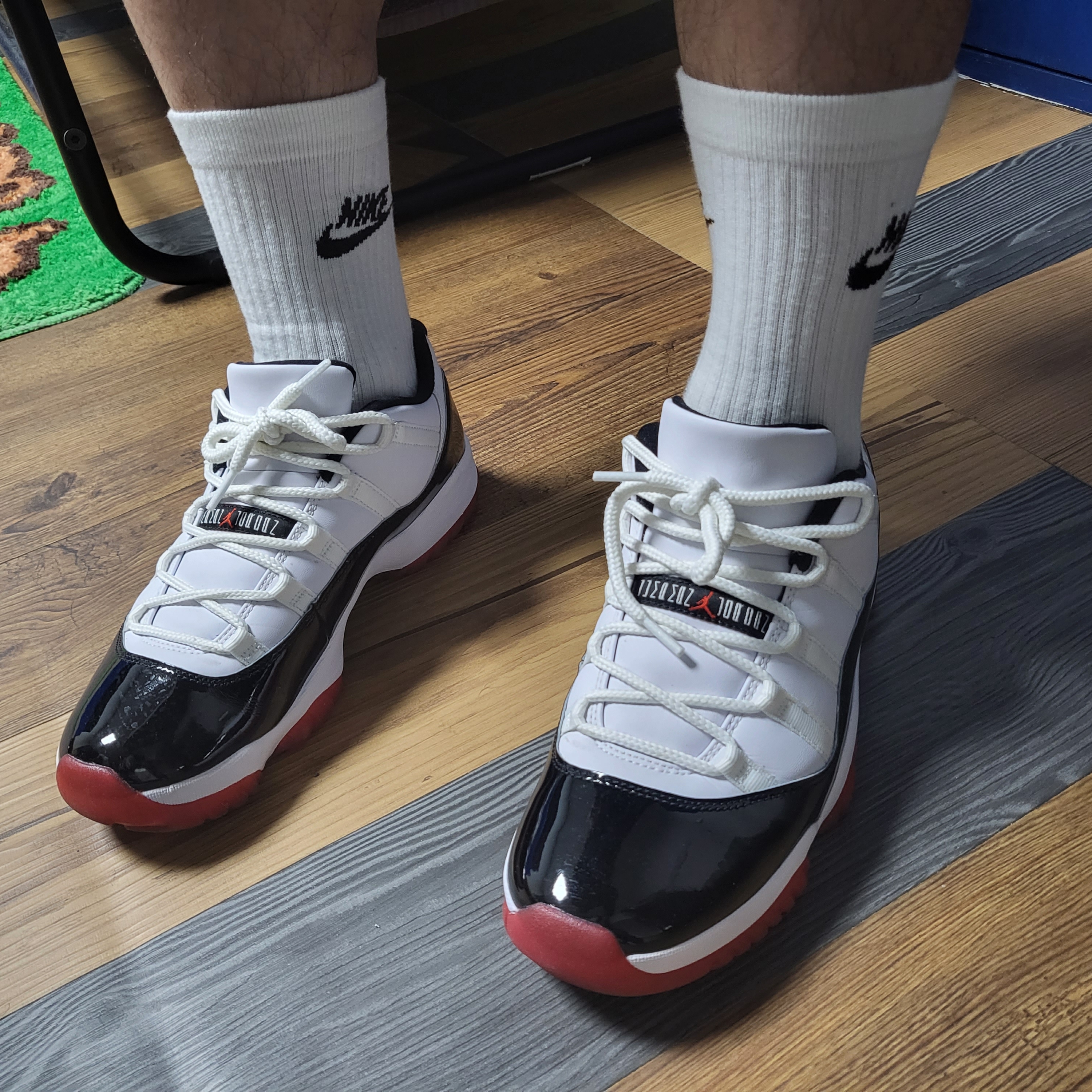 Jordan 11 Retro Low Concord Bred 착용 스타일 - 2