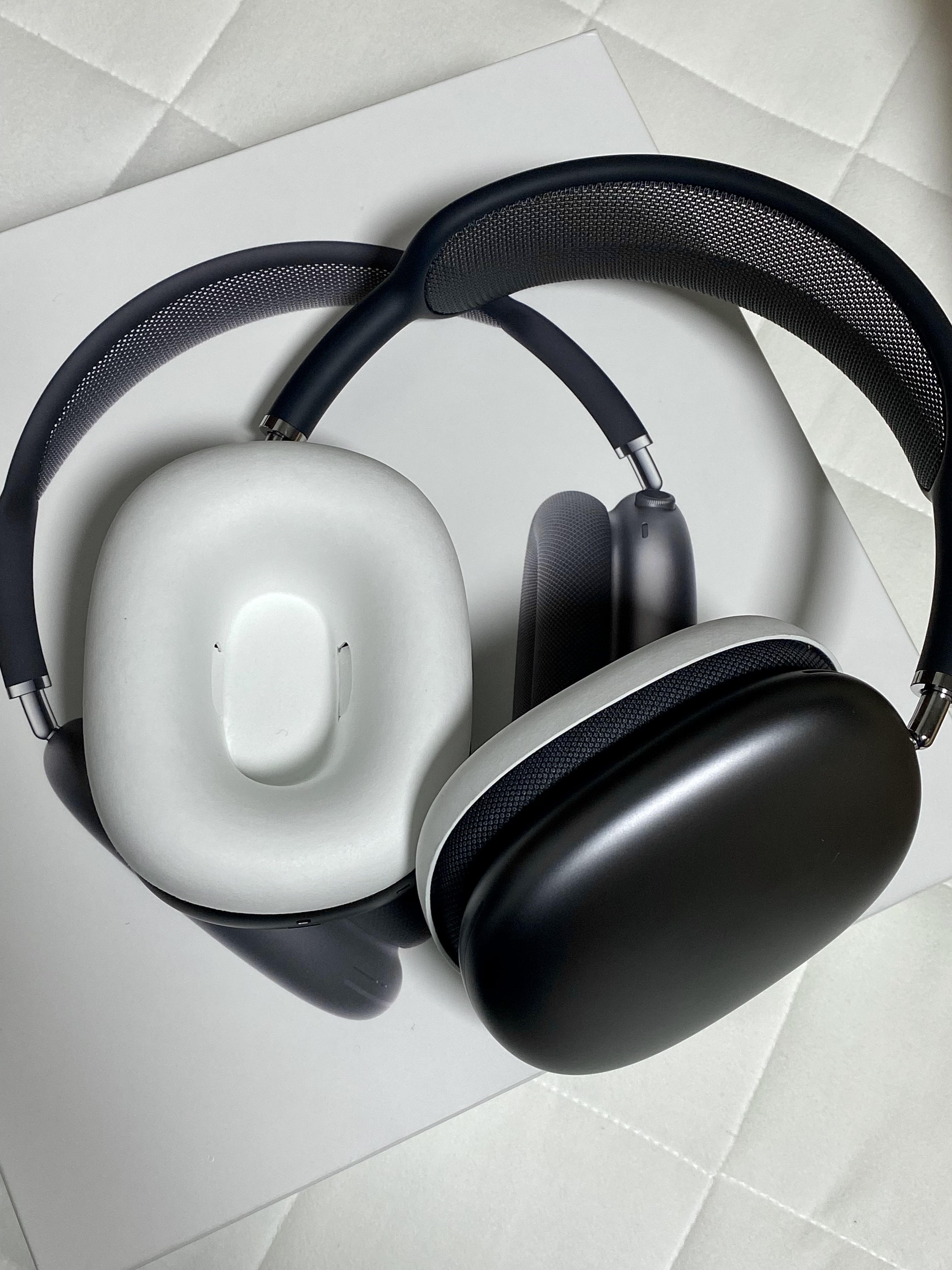 Apple AirPods Max Lightning Space Gray (Korean Ver.) 착용 스타일 - 2