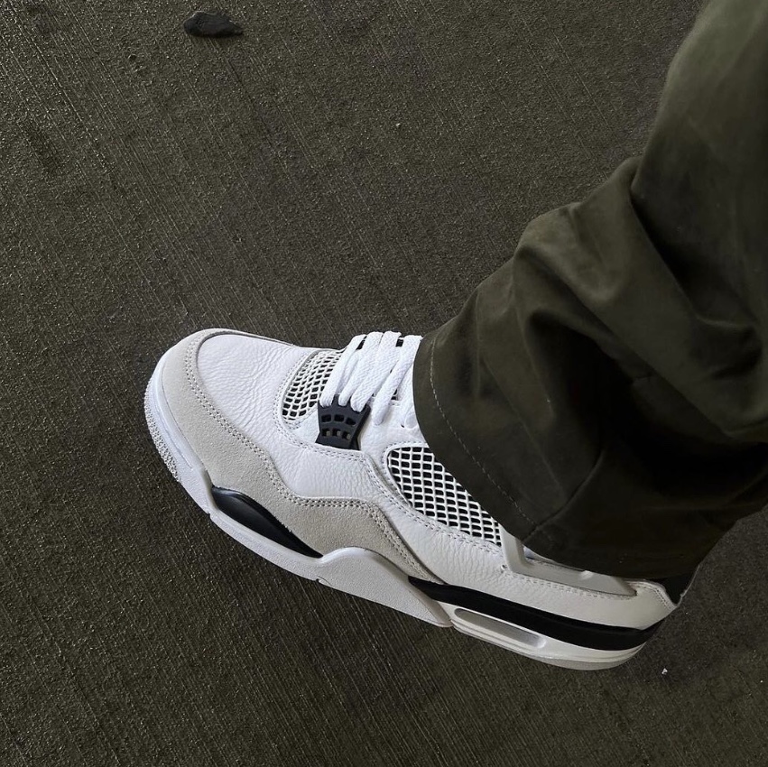 Jordan 4 Retro White and Black, (GS) Jordan 4 Retro White and Black 착용 스타일 - 3