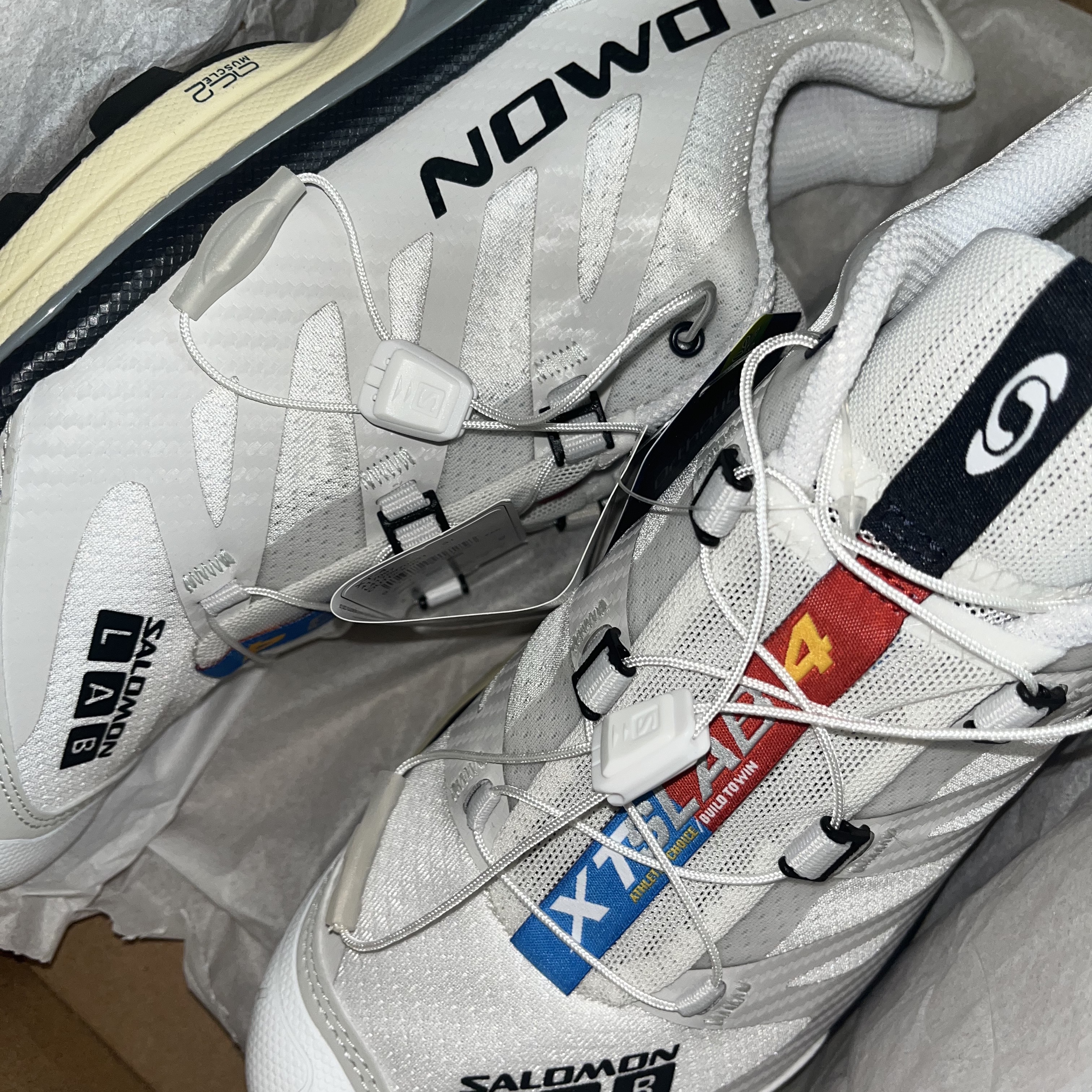 Salomon XT-4 White Lunar Rock 착용 스타일