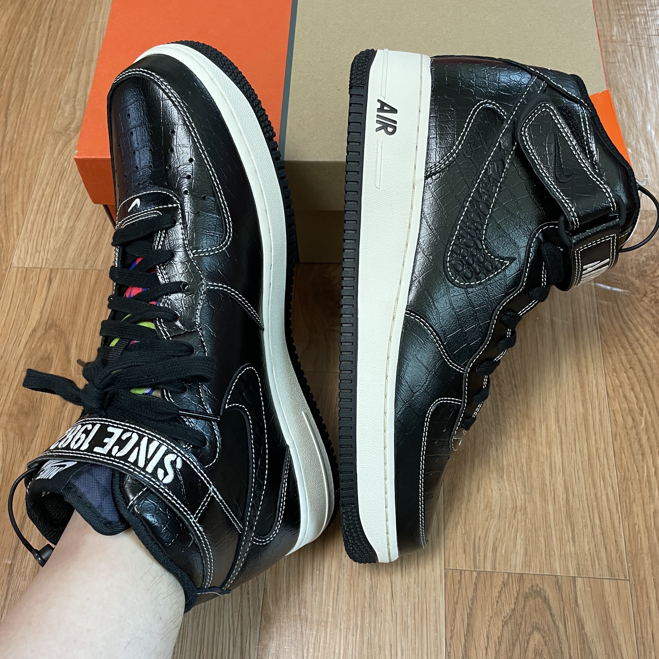 Nike x Stussy Air Force 1 '07 Mid SP Black, Nike Air Force 1 Mid '07 LX Our Force 1 착용 스타일 - 2