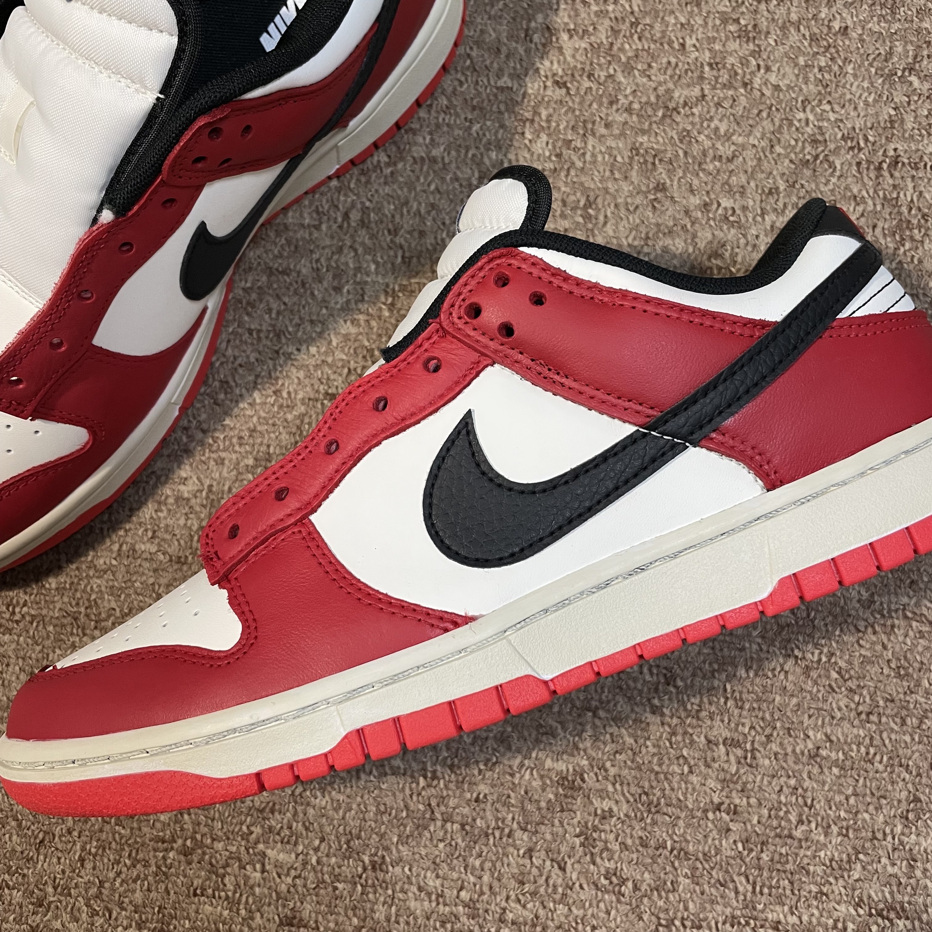 Nike x NBA Dunk Low Retro EMB Black and Chile Red, (GS) Nike x NBA Dunk Low Black and Chile Red 착용 스타일 - 3