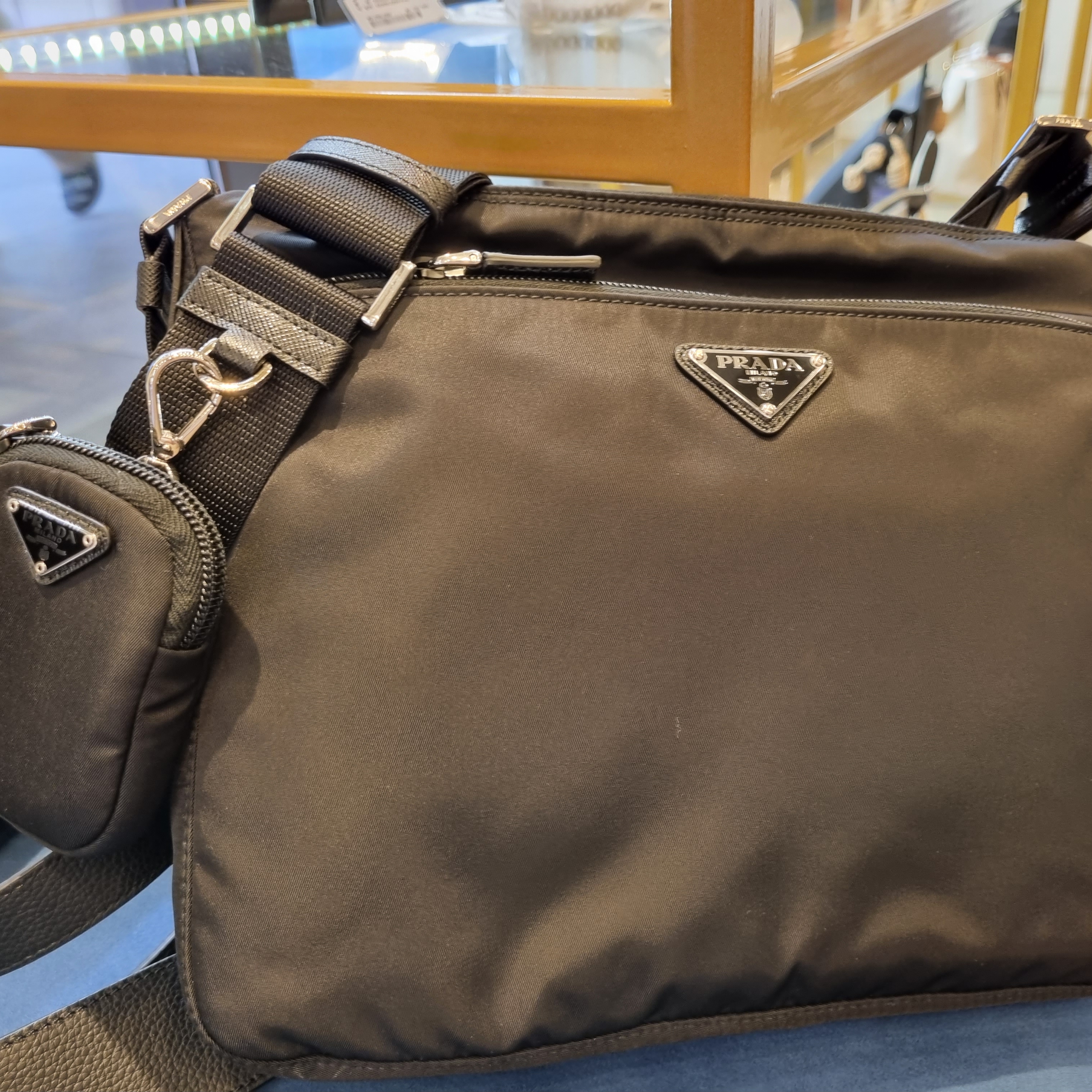 Prada Re-Nylon Bag Desert Beige 착용 스타일