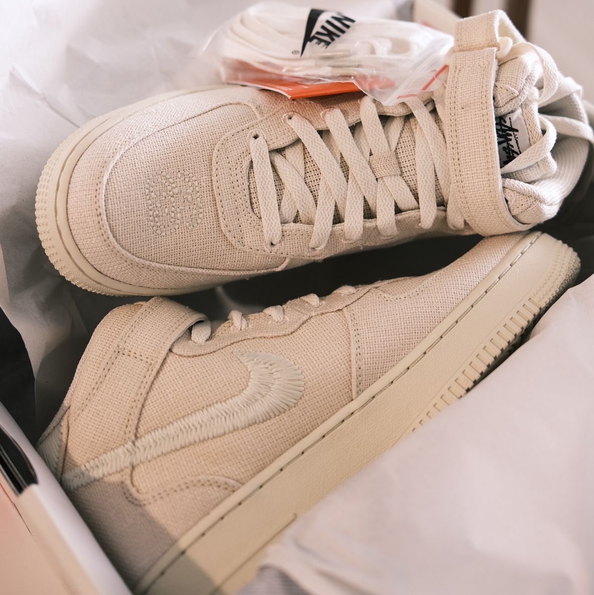 Nike x Stussy Air Force 1 '07 Mid SP Fossil 착용 스타일