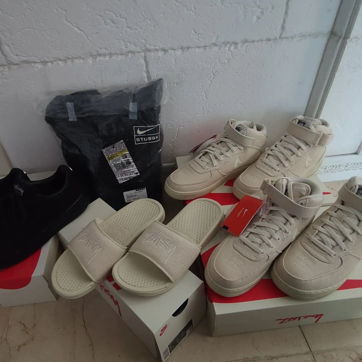 Nike x Stussy NRG RA Washed Pullover Hoodie Black (DN4028-010), Nike x Stussy Air Force 1 '07 Mid SP Fossil 착용 스타일 - 2
