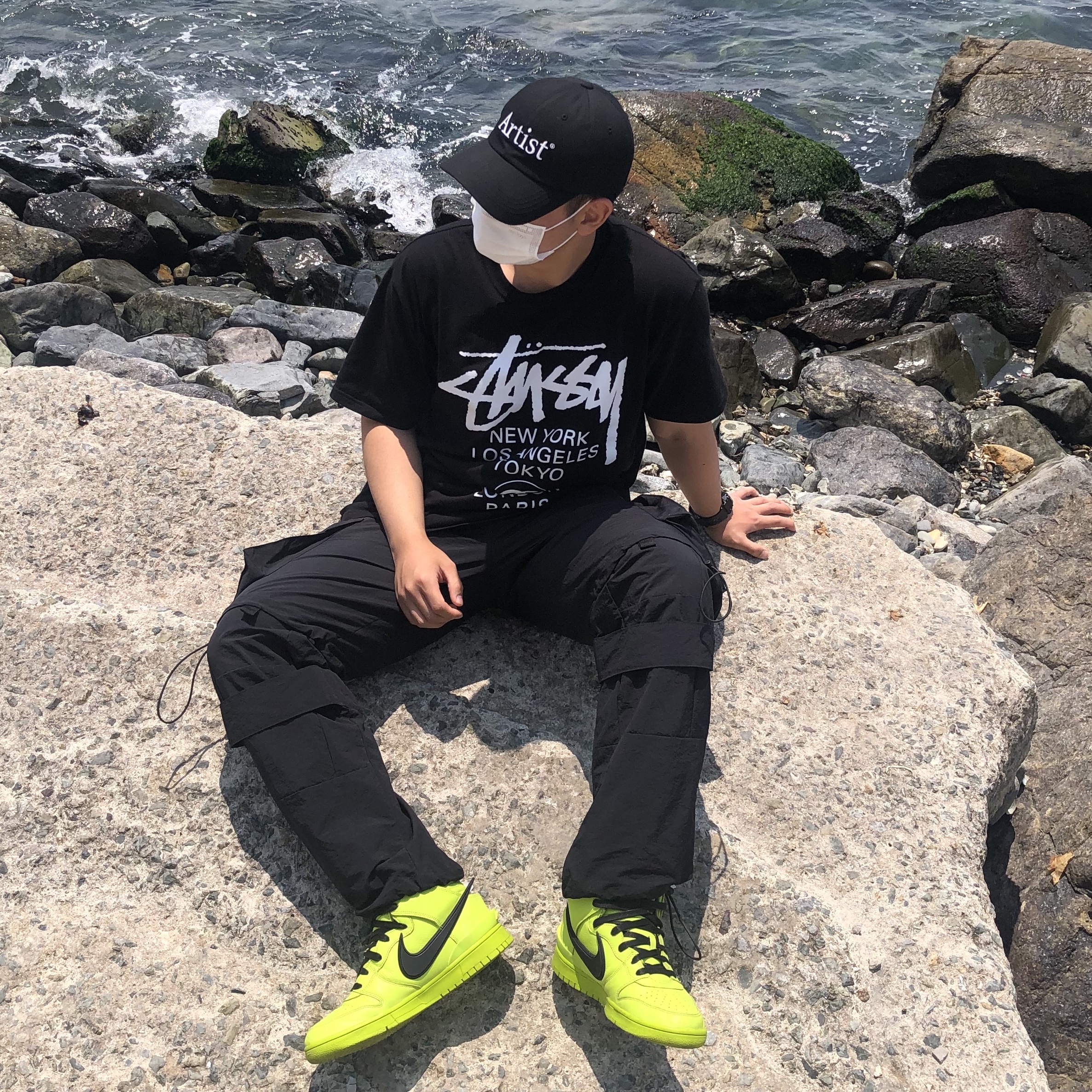 Stussy World Tour T-Shirt Black, Nike x Ambush Dunk High Flash Lime 착용 스타일
