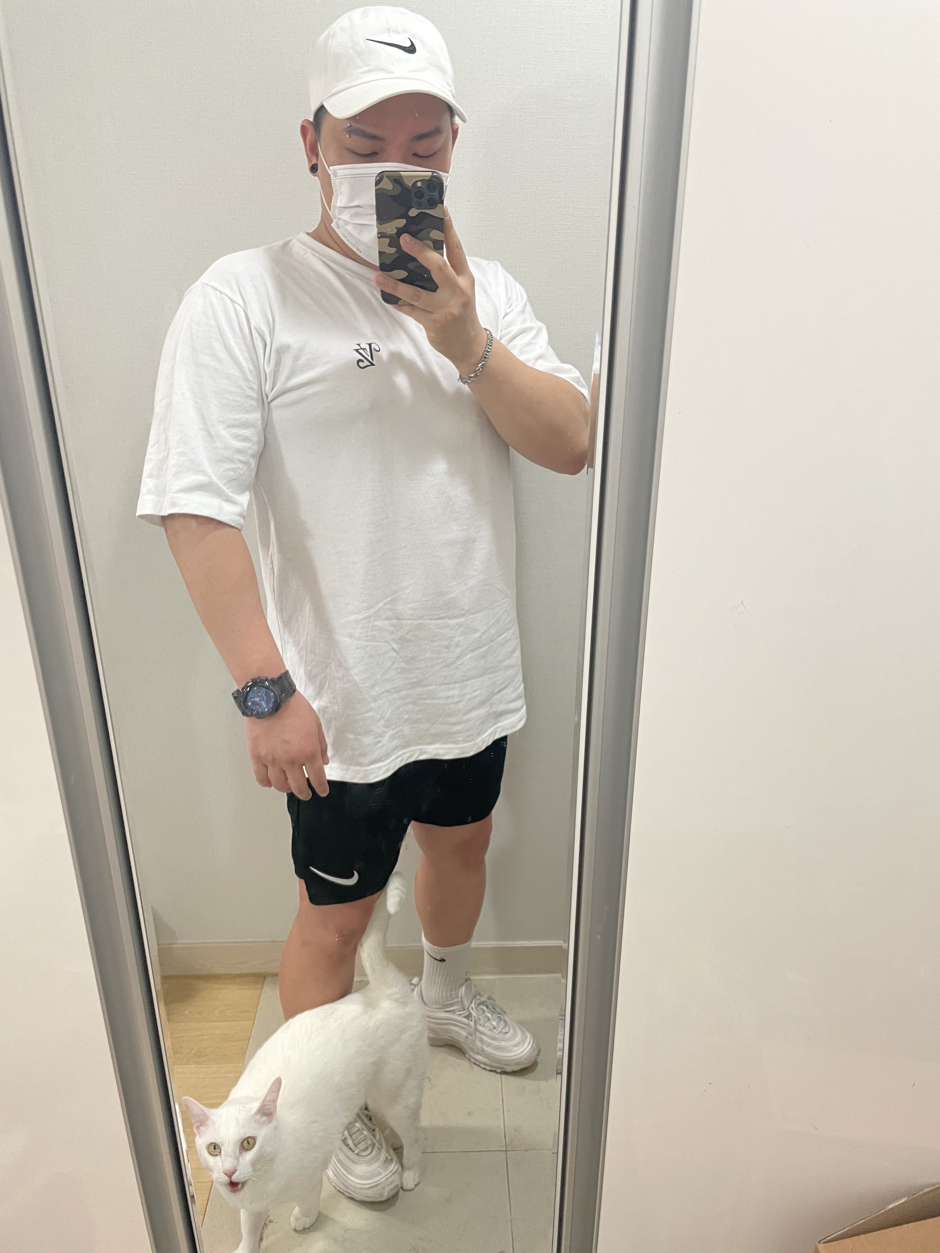 (W) Nike Air Max 97 White Pure Platinum 착용 스타일 - 2