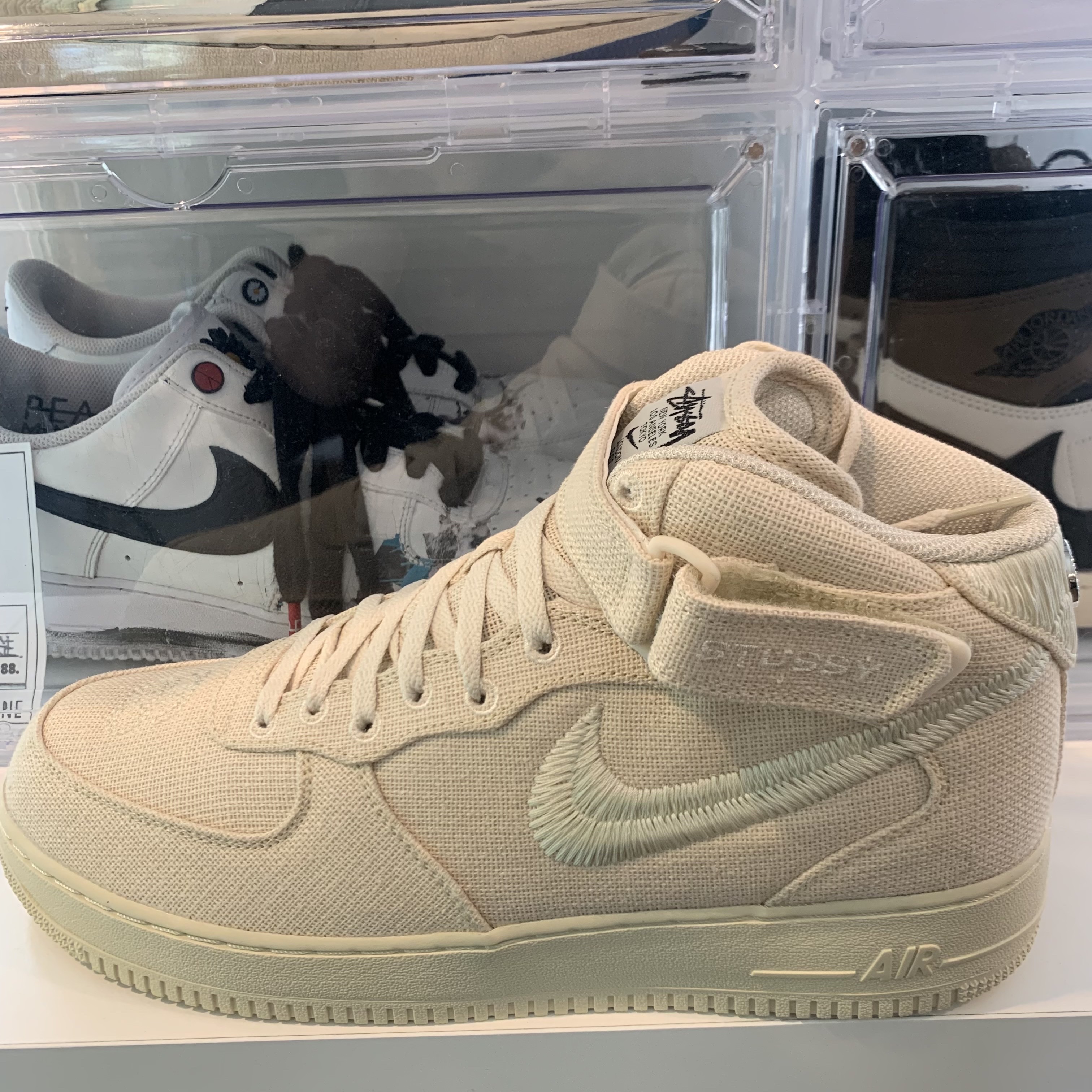 Nike x Stussy Air Force 1 '07 Mid SP Fossil 착용 스타일 - 4