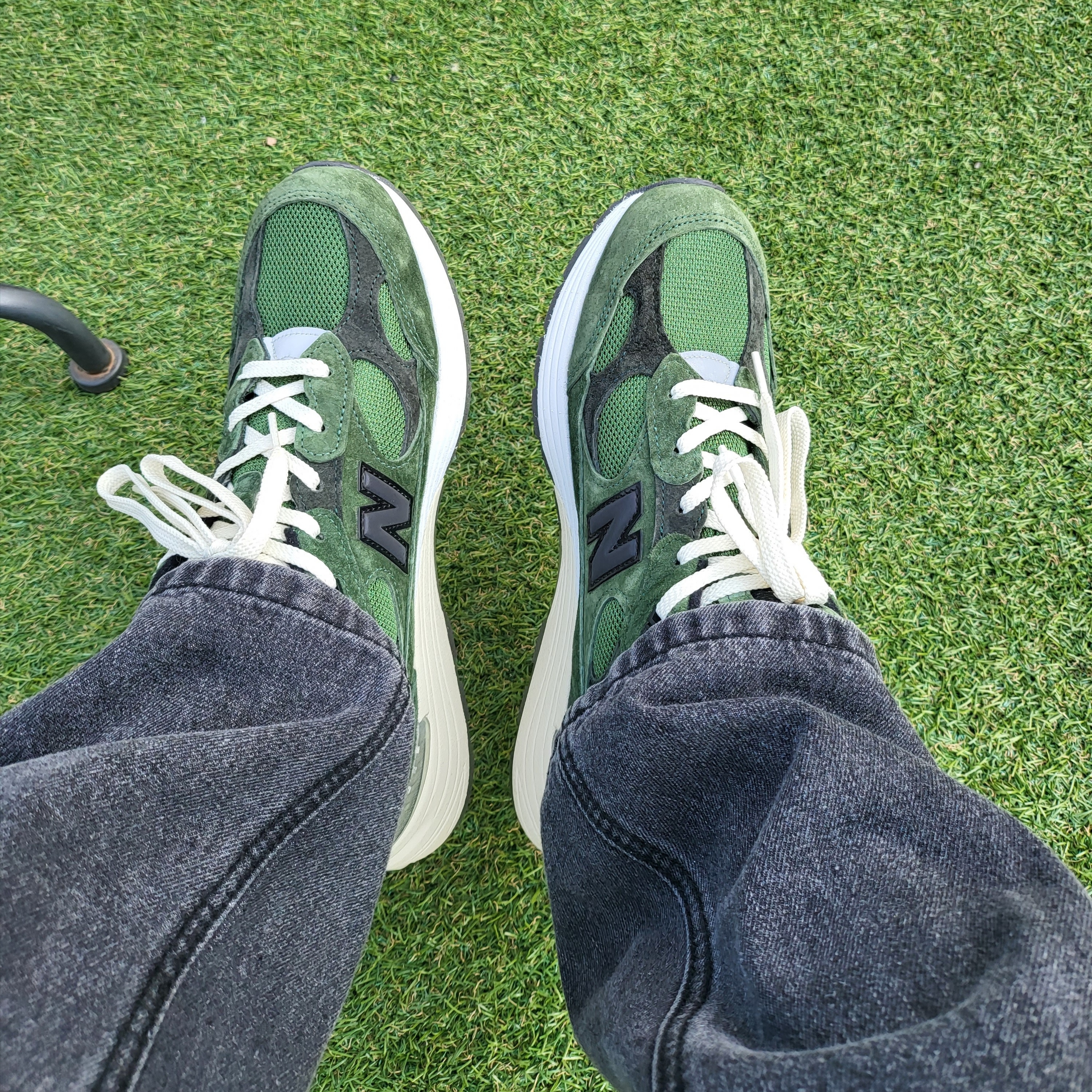 New Balance x JJJJound 992 Made in USA Mossy Green, Stussy 8 Ball Pigment Dyed T-Shirt Pine - 21FW 착용 스타일 - 2