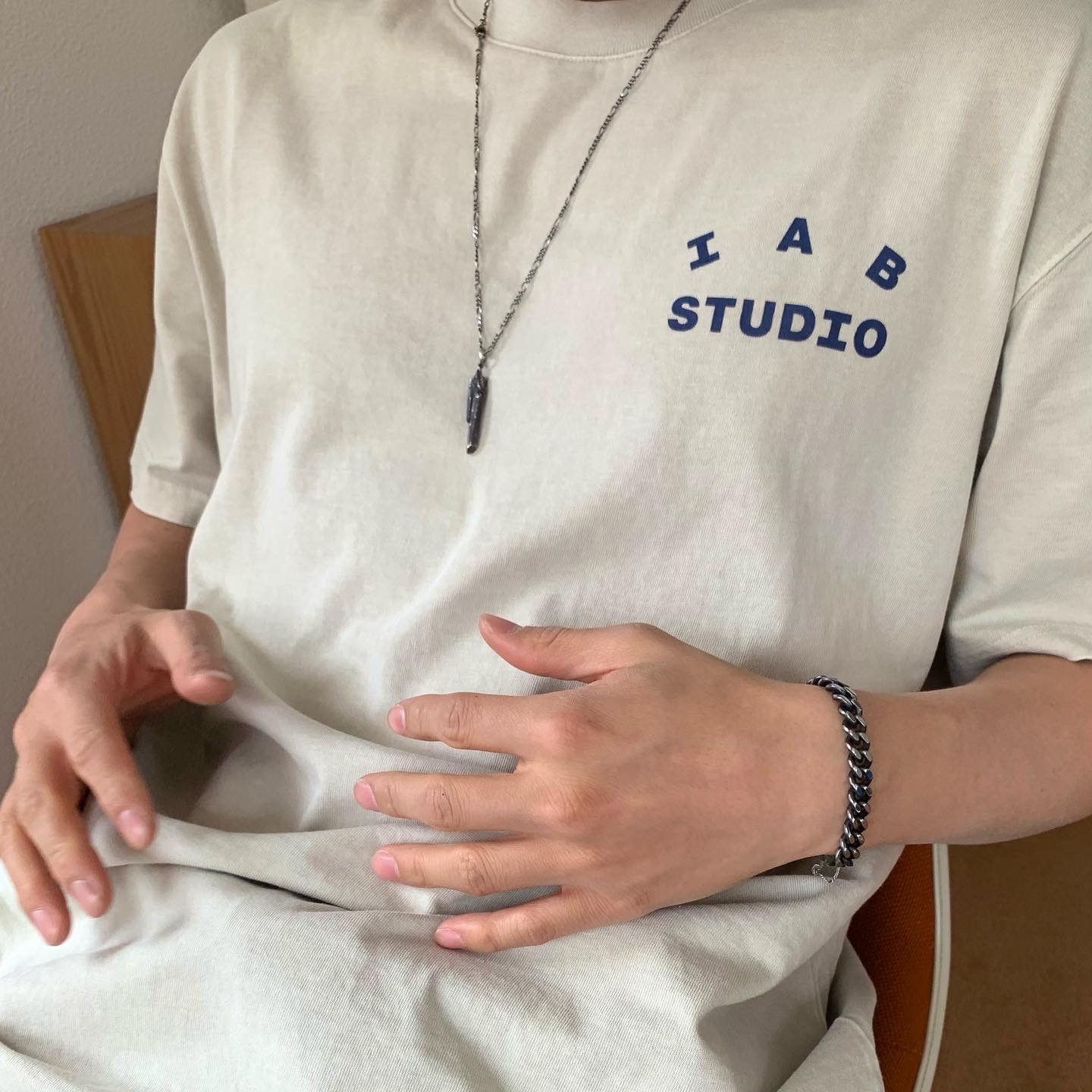 IAB Studio Pigment T-Shirt Oatmeal 착용 스타일 - 4