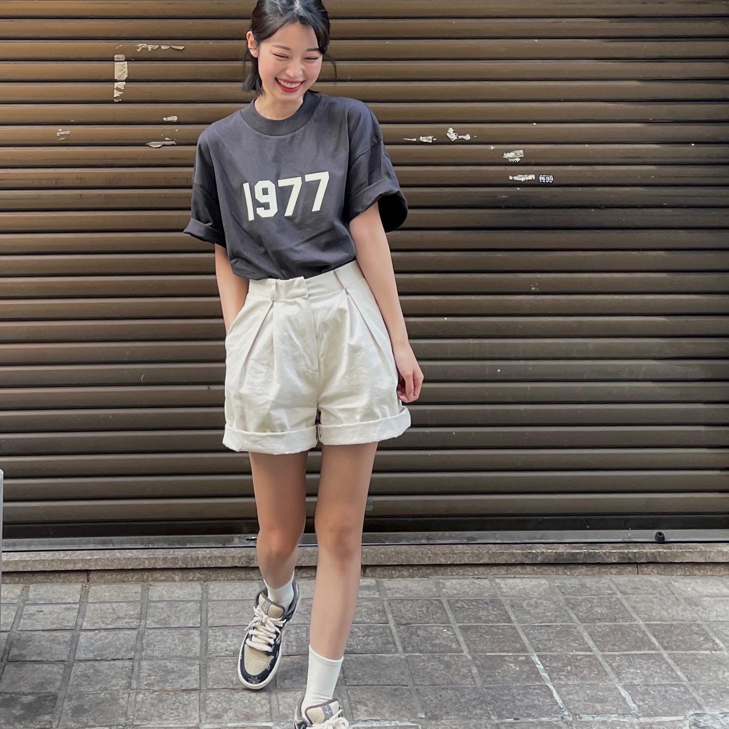 Essentials 1977 T-Shirt Iron - 22SS, Nike x Travis Scott SB Dunk Low 착용 스타일 - 3