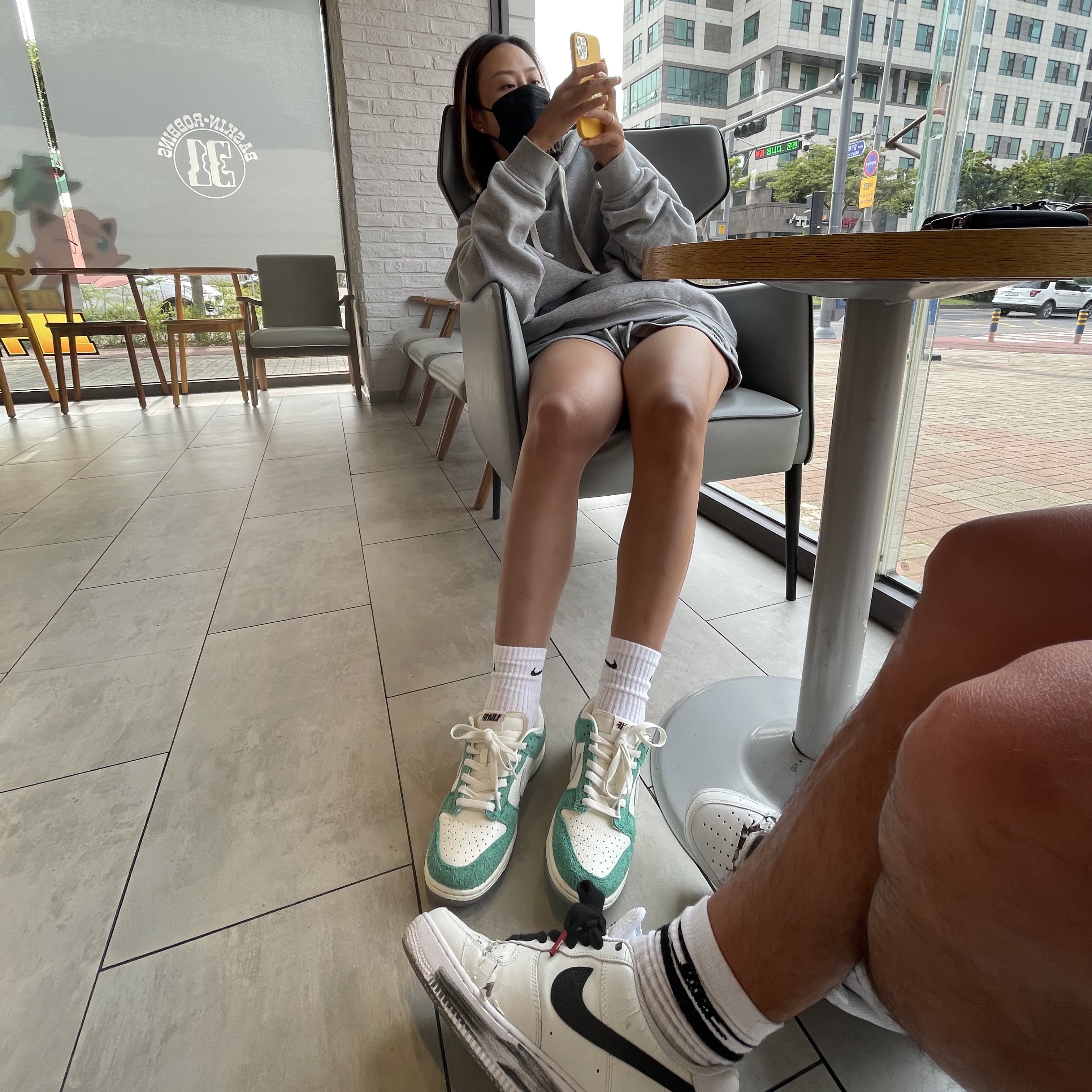 Nike x Kasina Dunk Low Road Sign - Kasina Exclusive, Nike x Peaceminusone Air Force 1 Low Para-Noise 2.0 착용 스타일