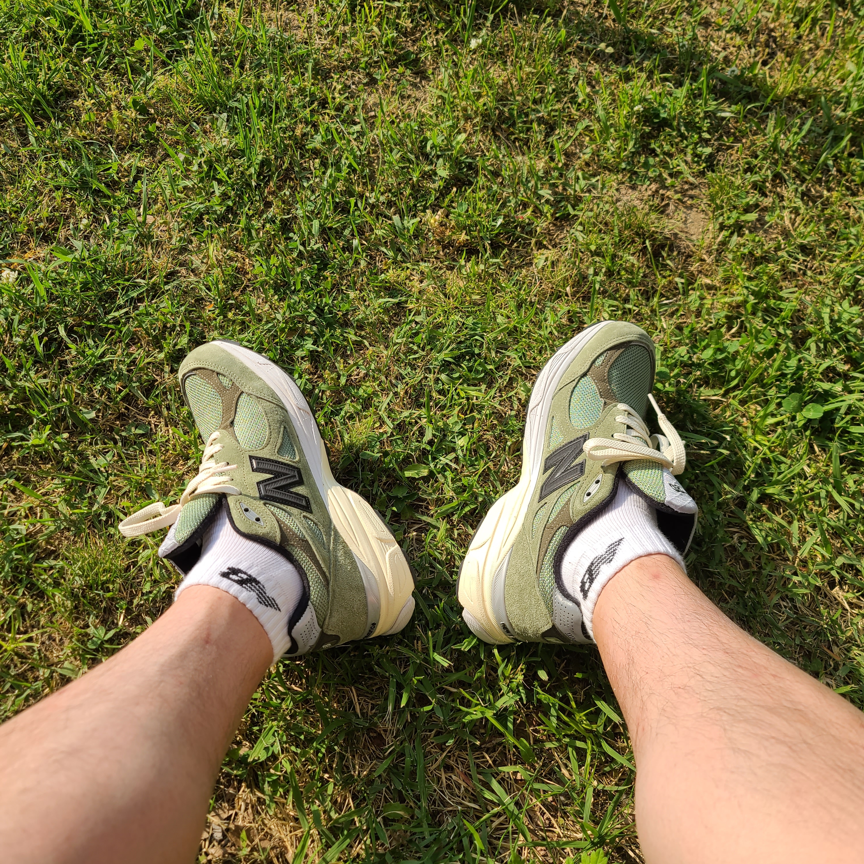 New Balance x JJJJound 990v3 Olive 착용 스타일 - 2