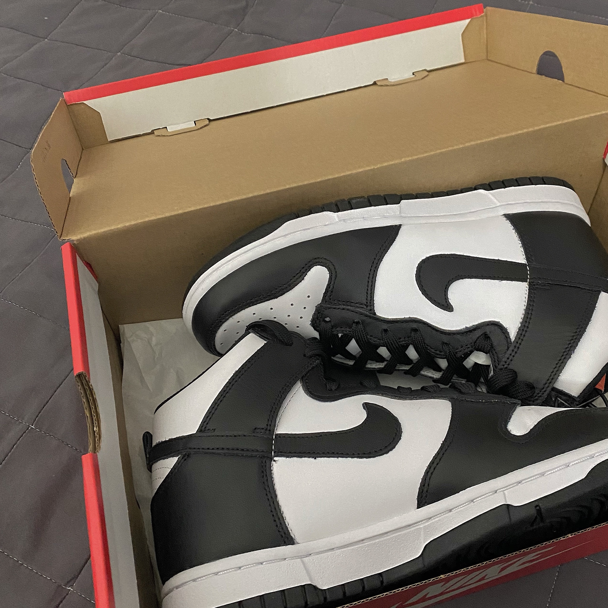 (W) Nike Dunk High Black and White 착용 스타일