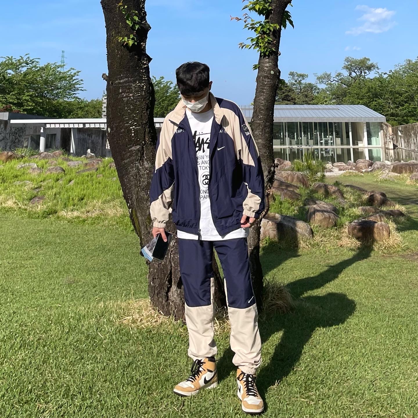 Stussy World Tour T-Shirt White, Nike x Cav Empt Track Jacket Navy 착용 스타일
