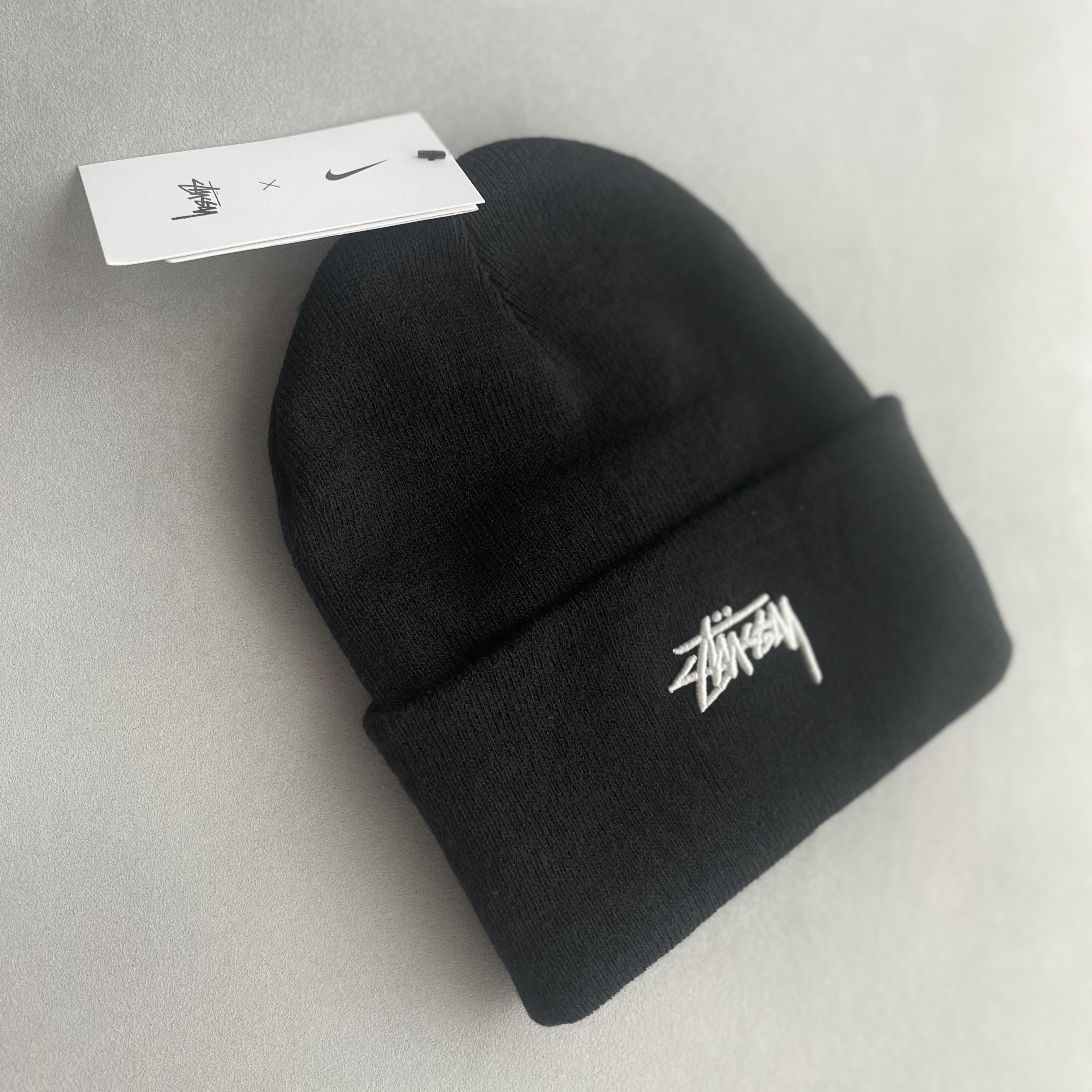 Nike x Stussy NRG Cuffed Beanie Black 착용 스타일