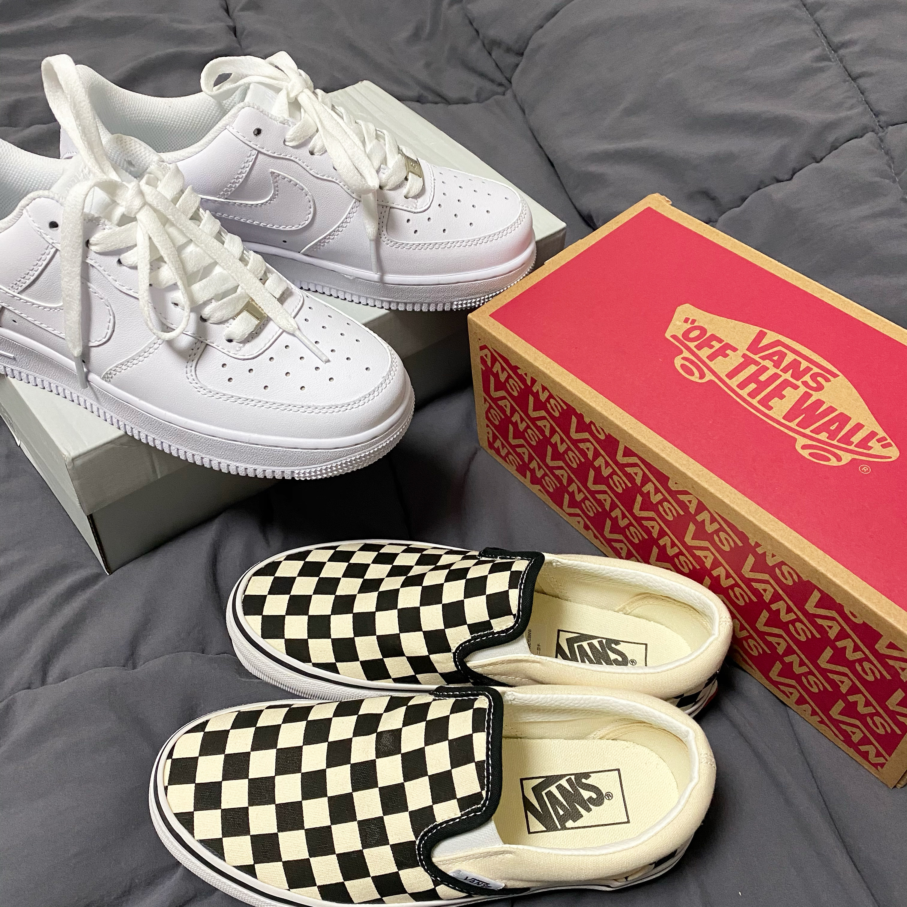 (W) Nike Air Force 1 '07 Low White, Vans Slip-On Checkerboard 착용 스타일