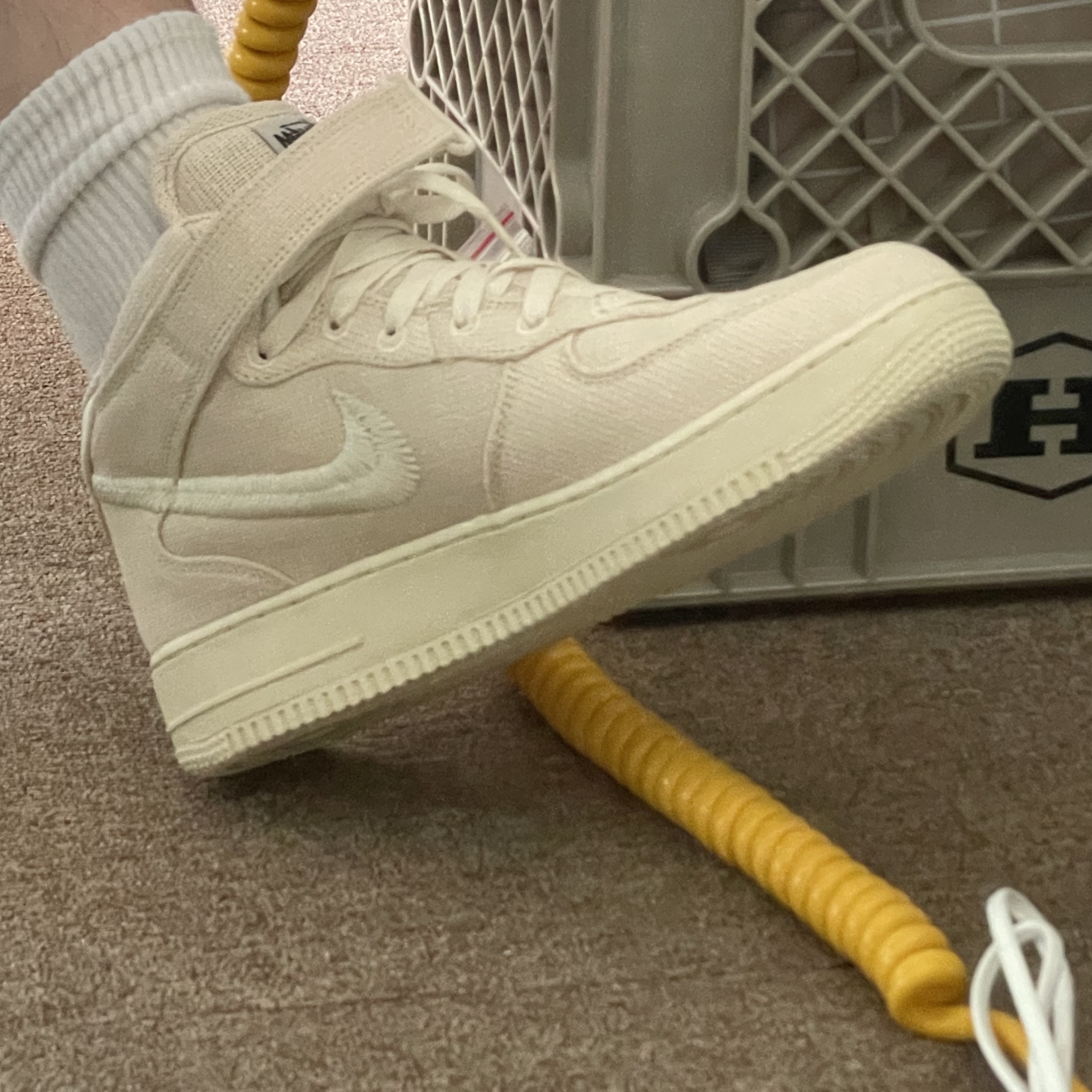 Nike x Stussy Air Force 1 '07 Mid SP Fossil 착용 스타일