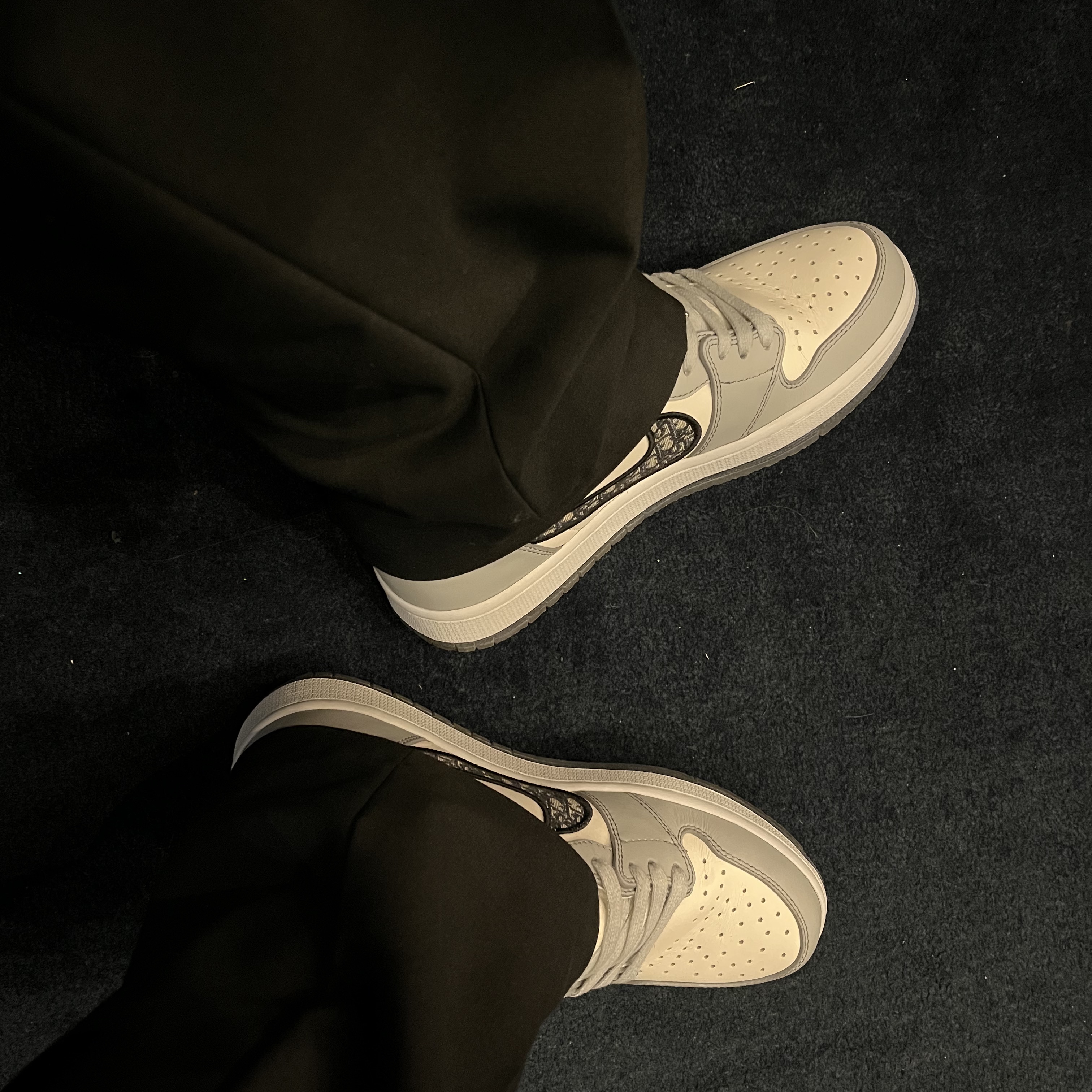 Jordan 1 x Dior High OG 착용 스타일 - 3