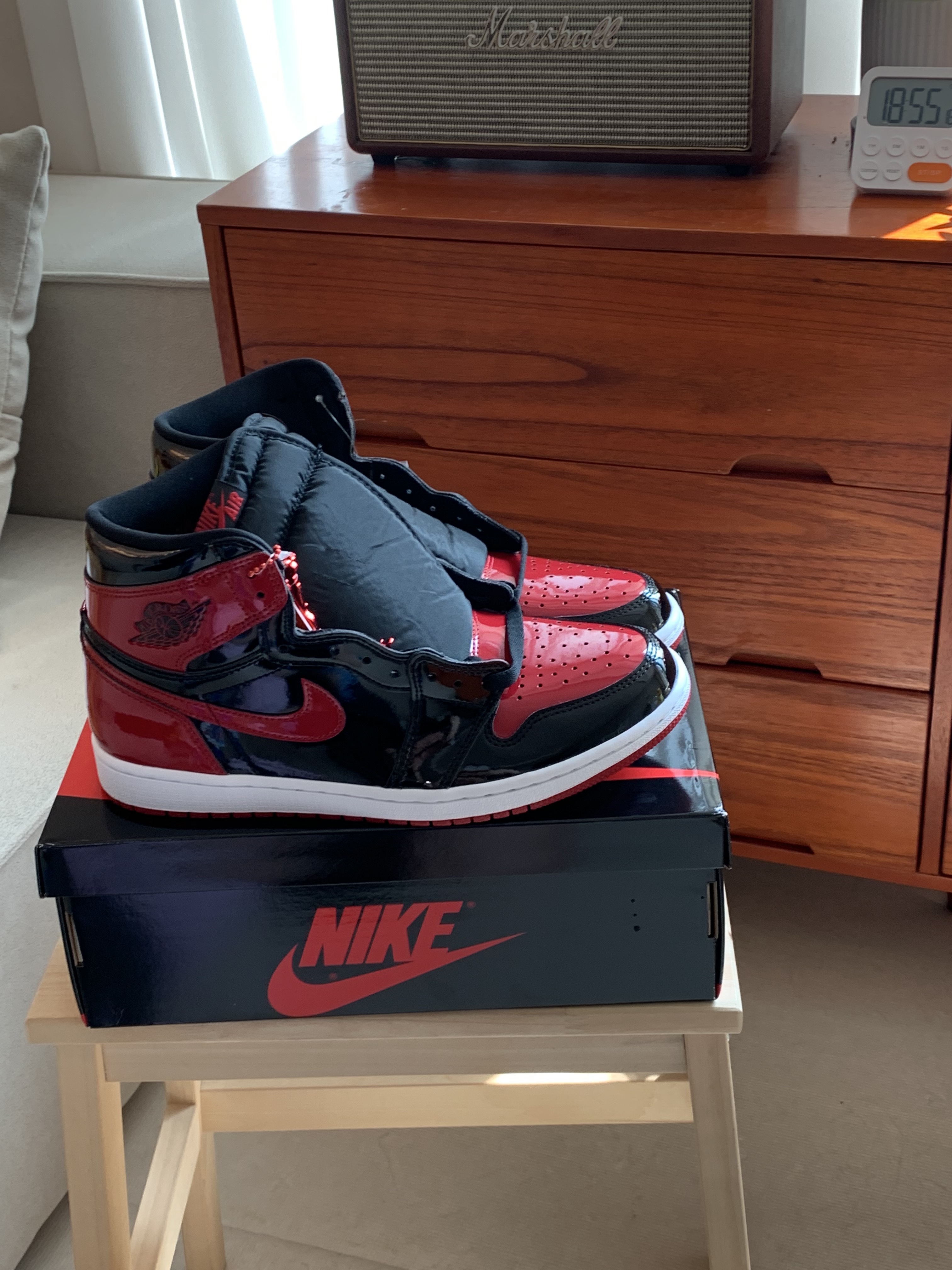 Jordan 1 Retro High OG Patent Bred 착용 스타일 - 1