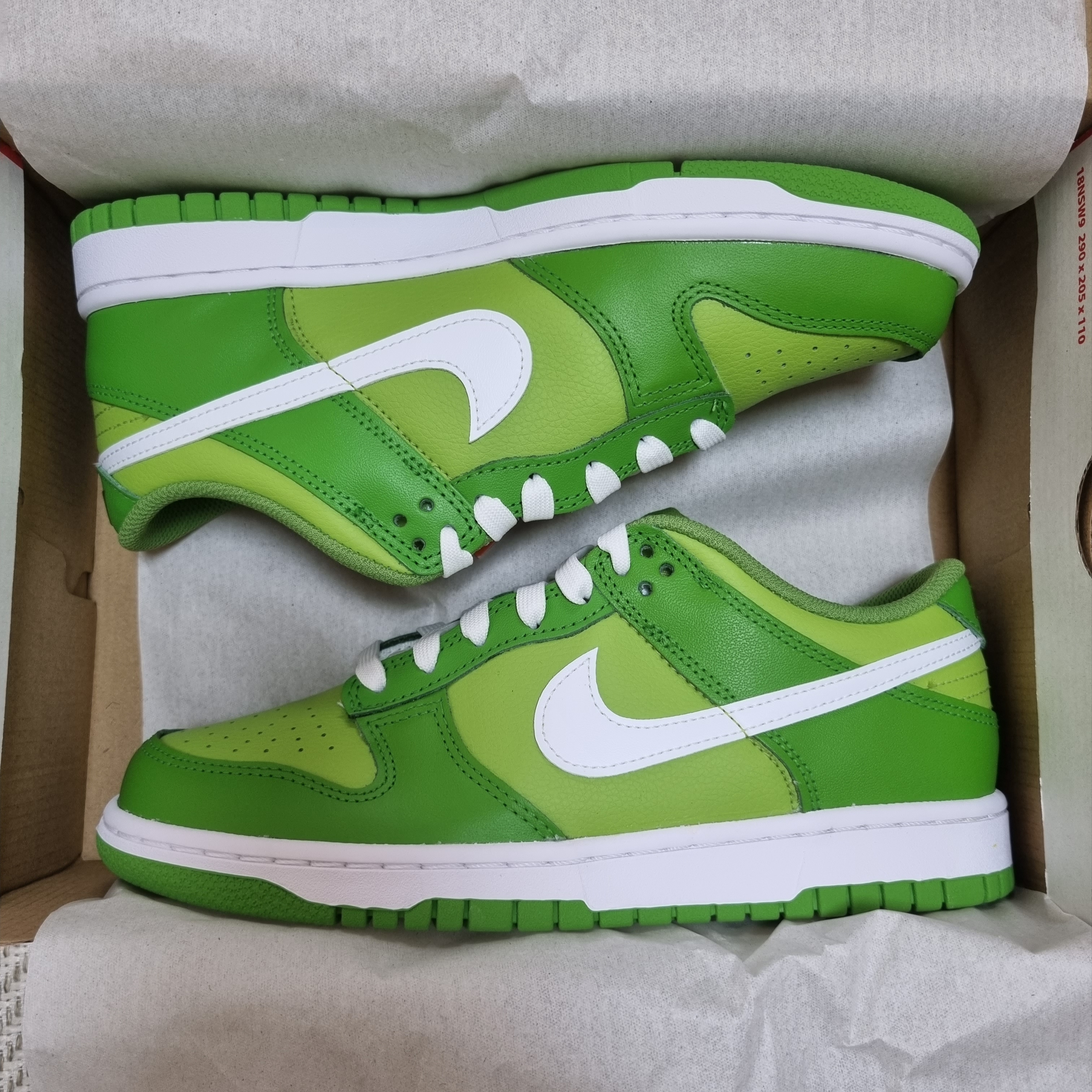 (GS) Nike Dunk Low Vivid Green 착용 스타일 - 5