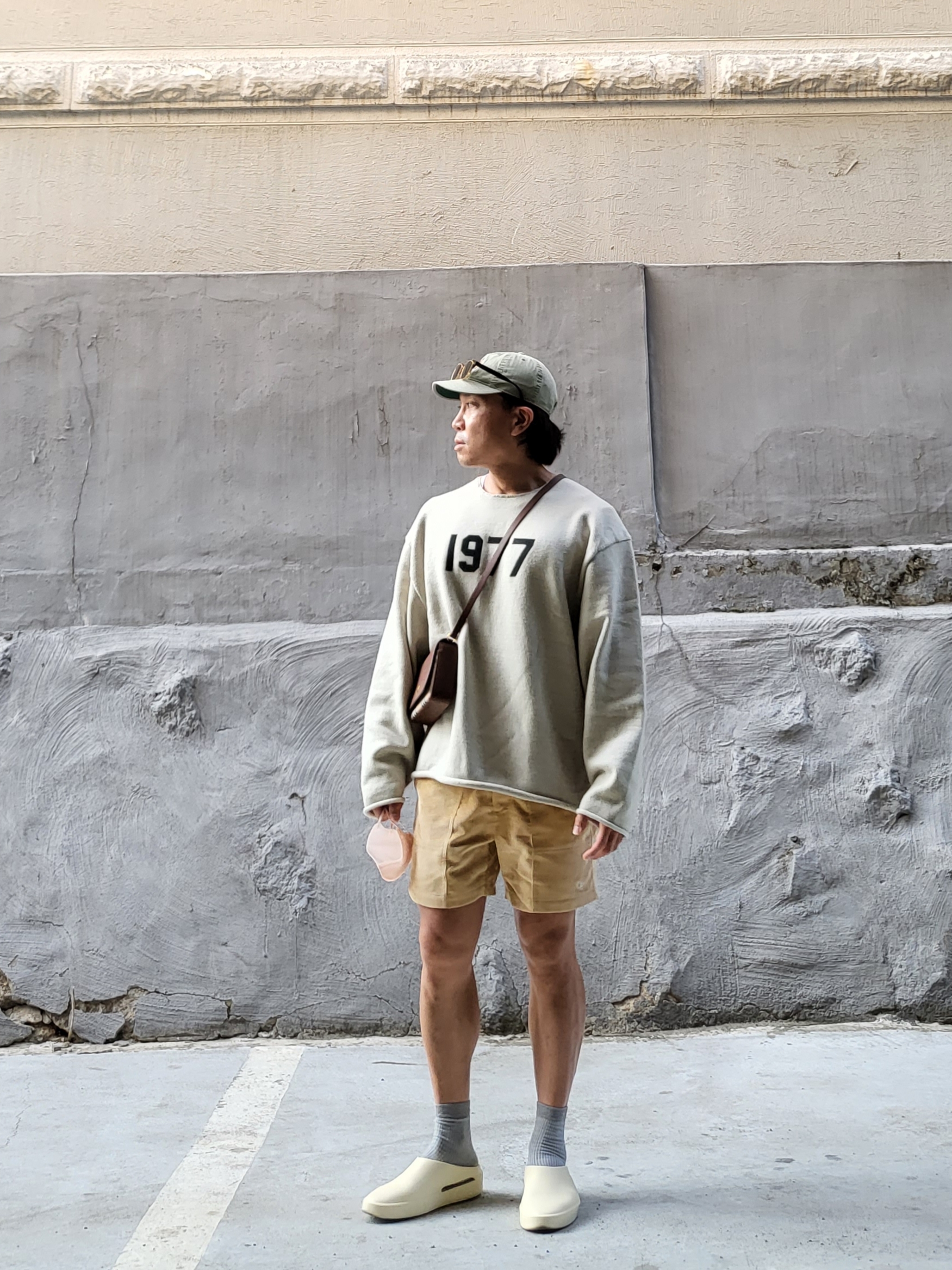 Double RL Garment Dyeing Twill Ball Cap Green, Essentials 1977 Raw Edge Sweater Wheat - 22SS 착용 스타일