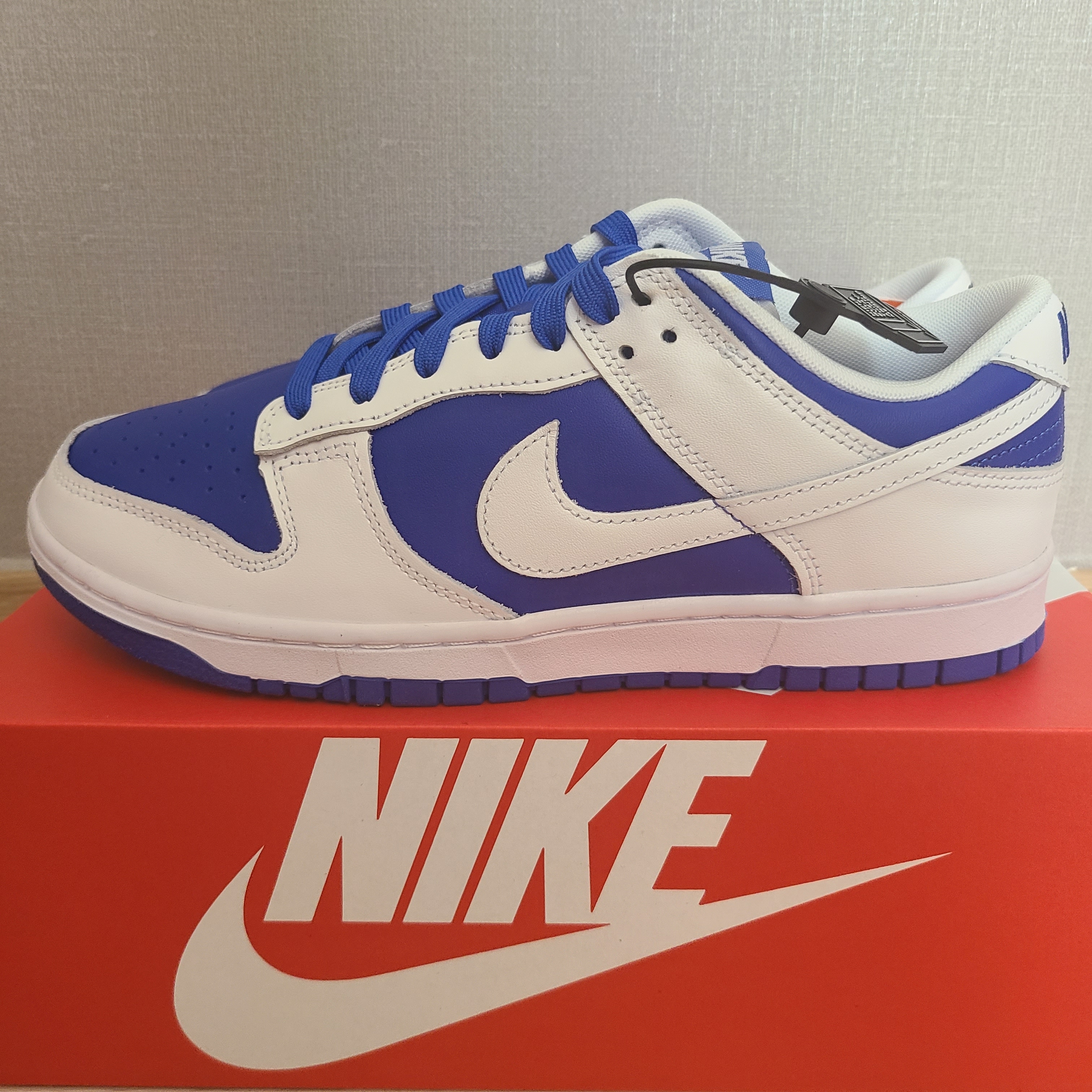 Nike Dunk Low Retro Racer Blue and White 착용 스타일