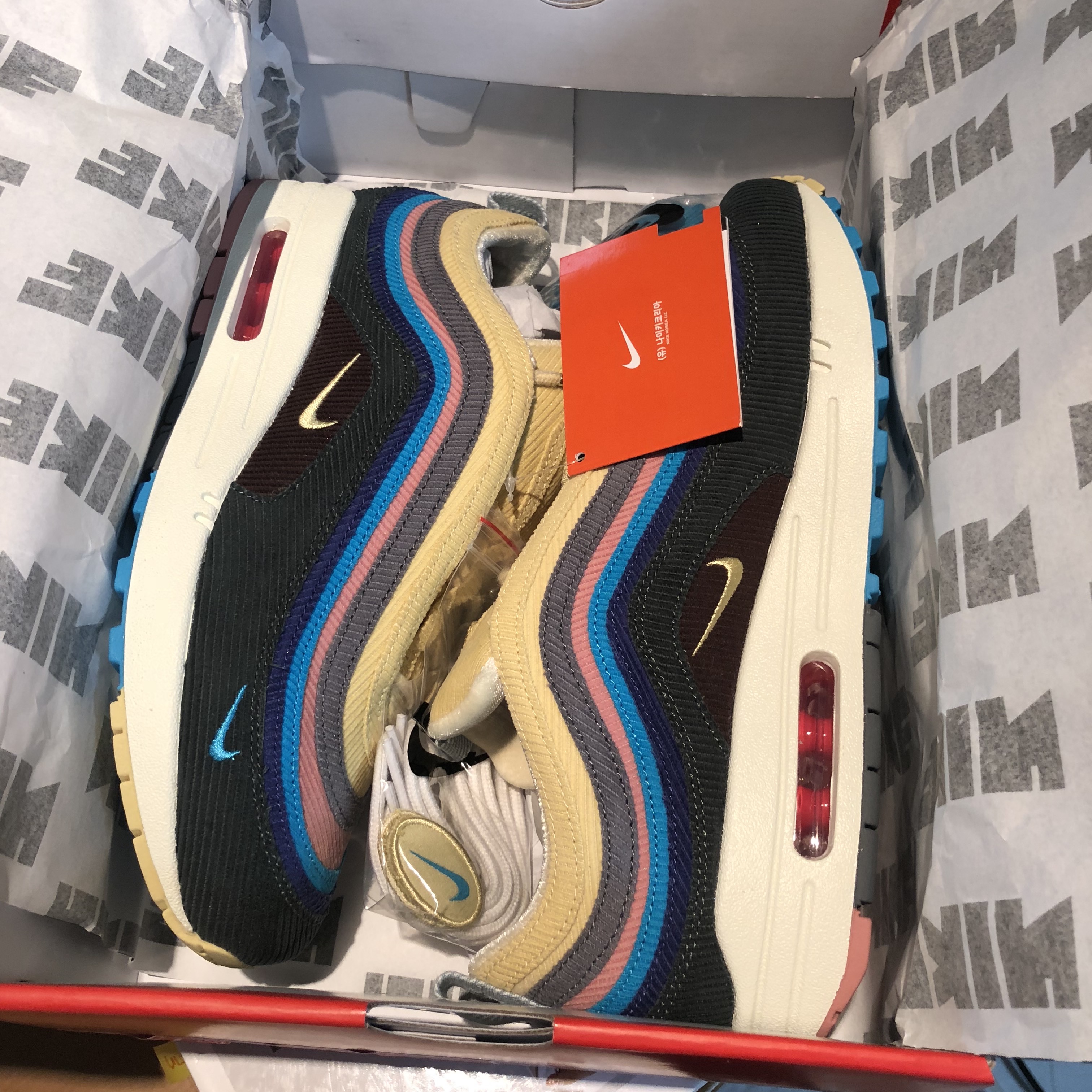 Nike x Sean Wotherspoon Air Max 1/97 착용 스타일