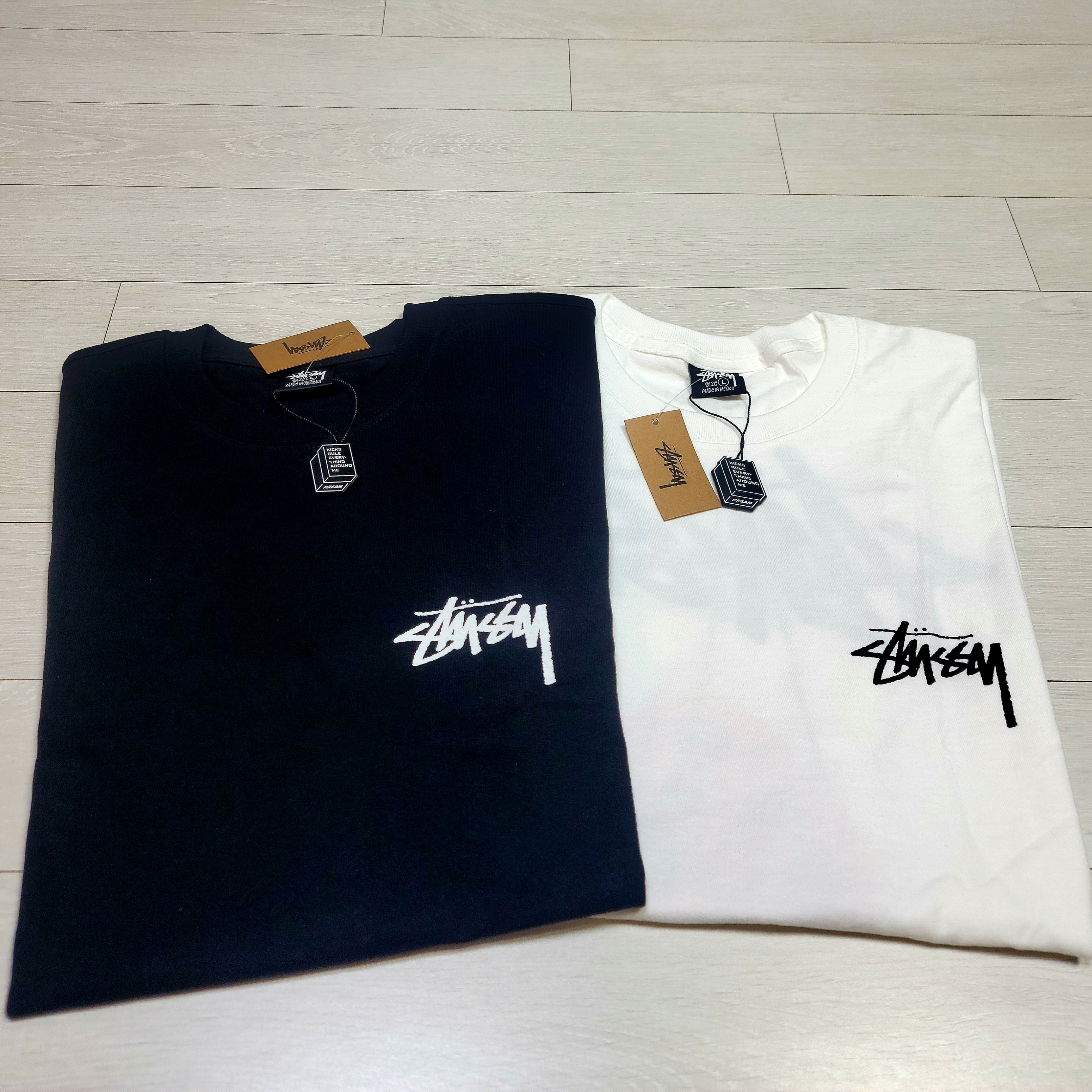 Stussy Fuzzy Dice T-Shirt White, Stussy Fuzzy Dice T-Shirt Black 착용 스타일 - 3