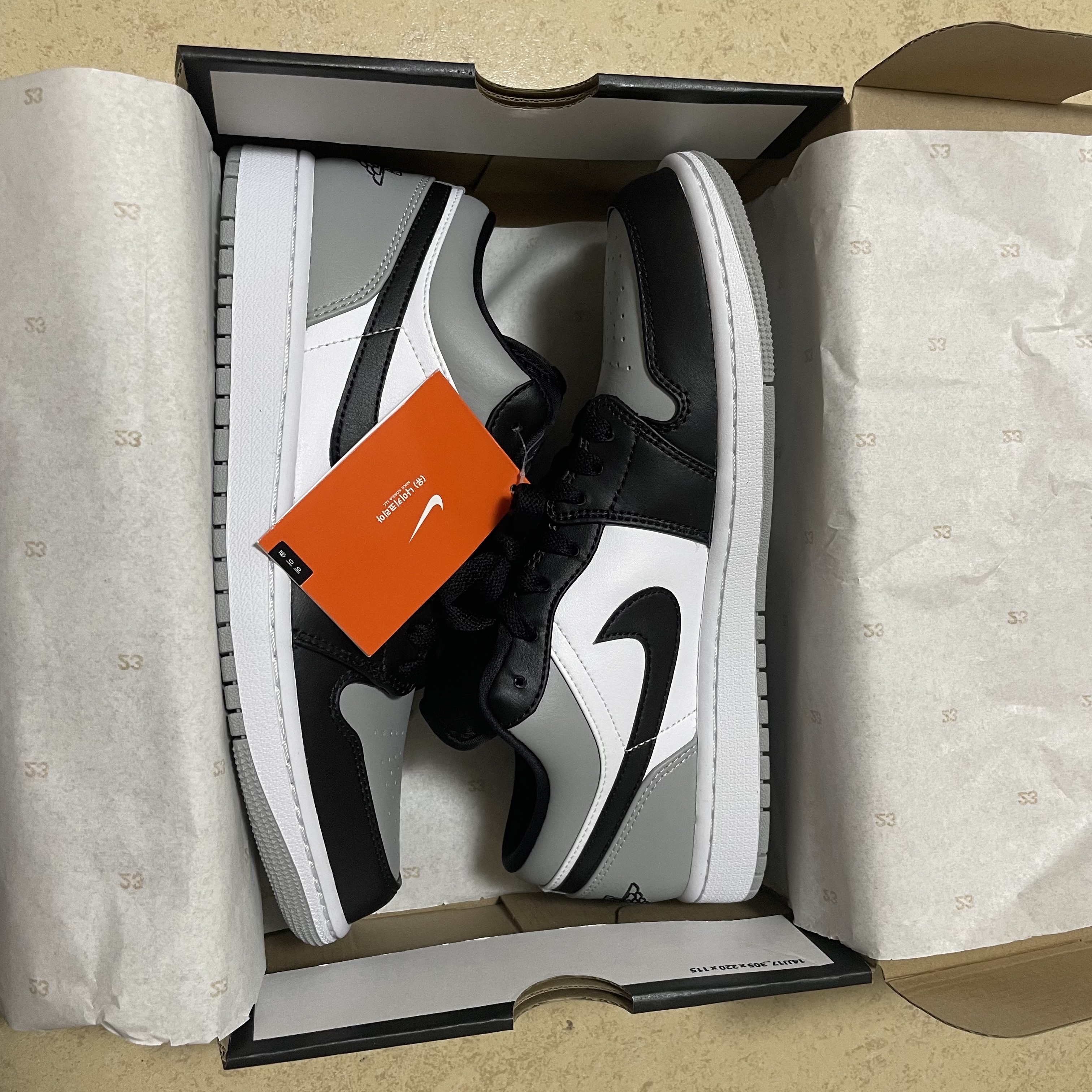 Jordan 1 Low Light Smoke Grey Black 착용 스타일 - 1
