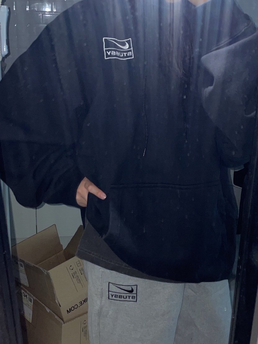 Nike x Stussy NRG RA Fleece Pants Dark Grey Heather (DJ9490-063), Nike x Stussy NRG RA Washed Pullover Hoodie Black (DN4028-010) 착용 스타일 - 4