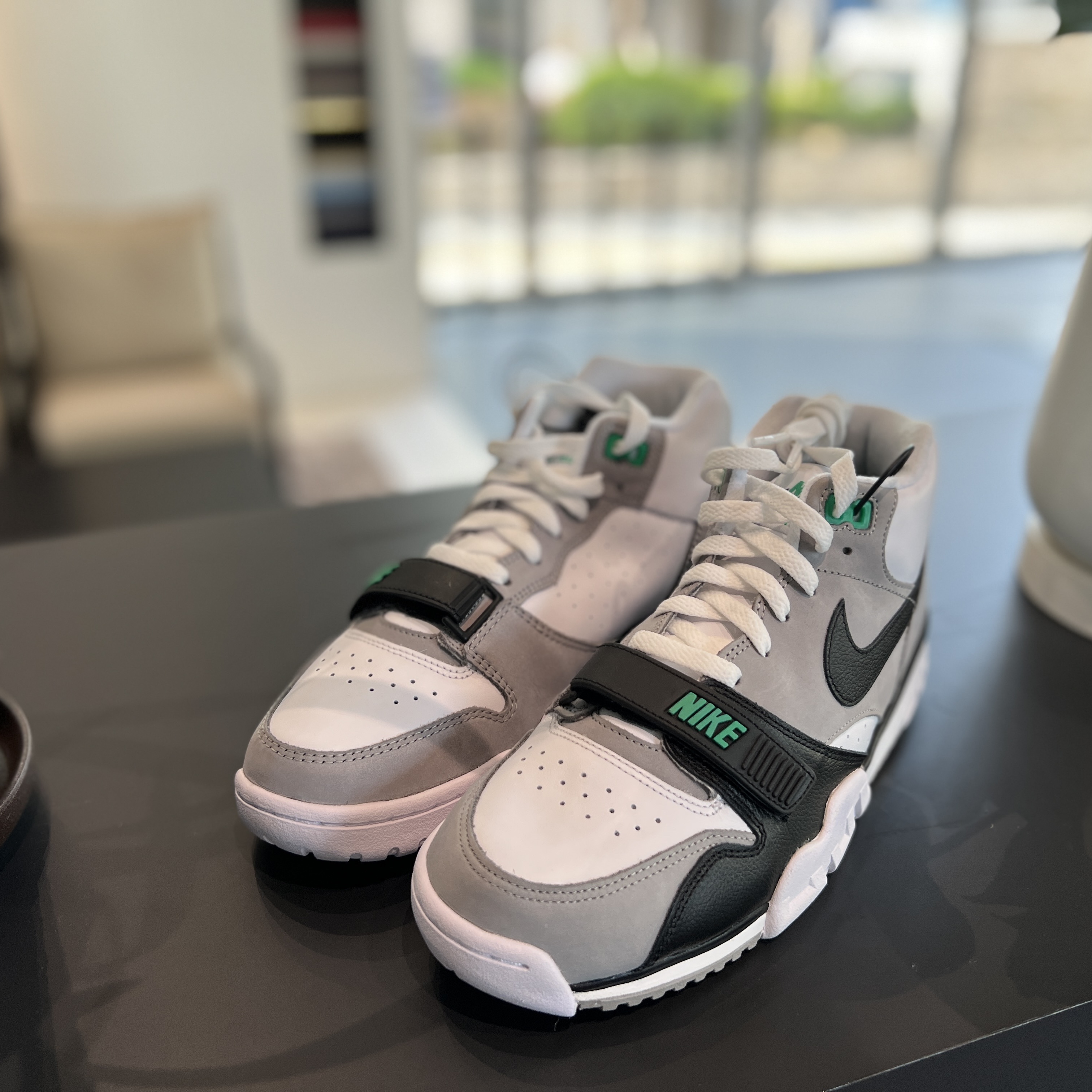 Nike Air Trainer 1 Chlorophyll 착용 스타일