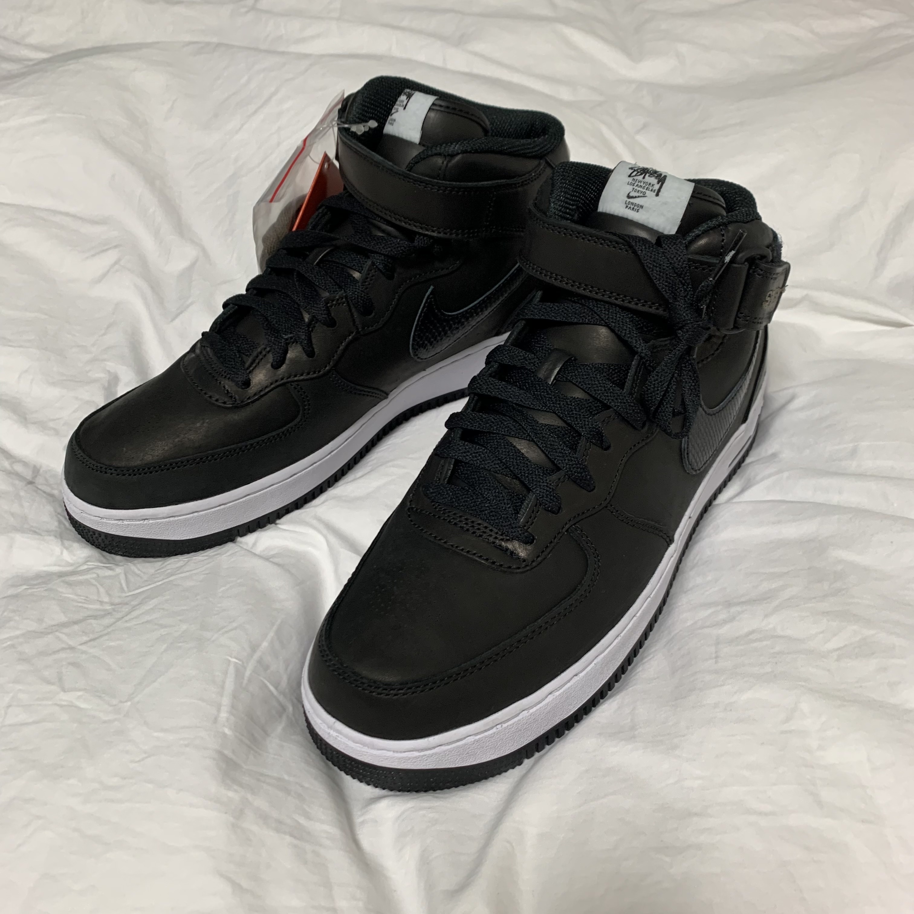 Nike x Stussy Air Force 1 '07 Mid SP Fossil, Nike x Stussy Air Force 1 '07 Mid SP Black 착용 스타일 - 2
