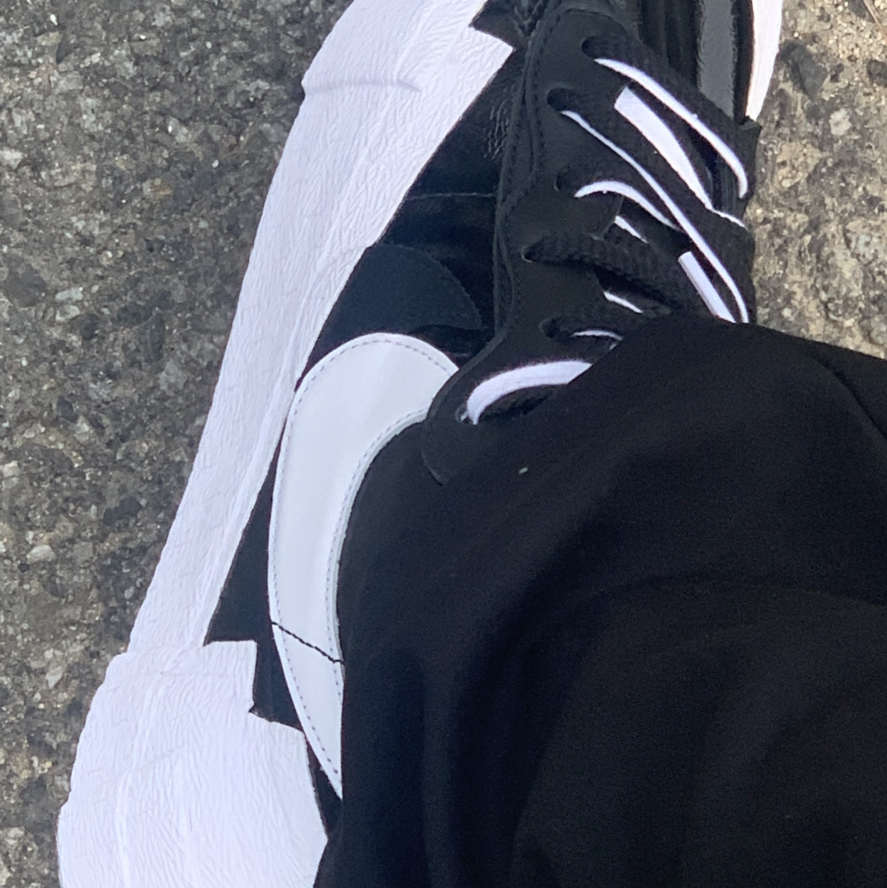 Nike x Sacai Blazer Low Black Patent Leather 착용 스타일