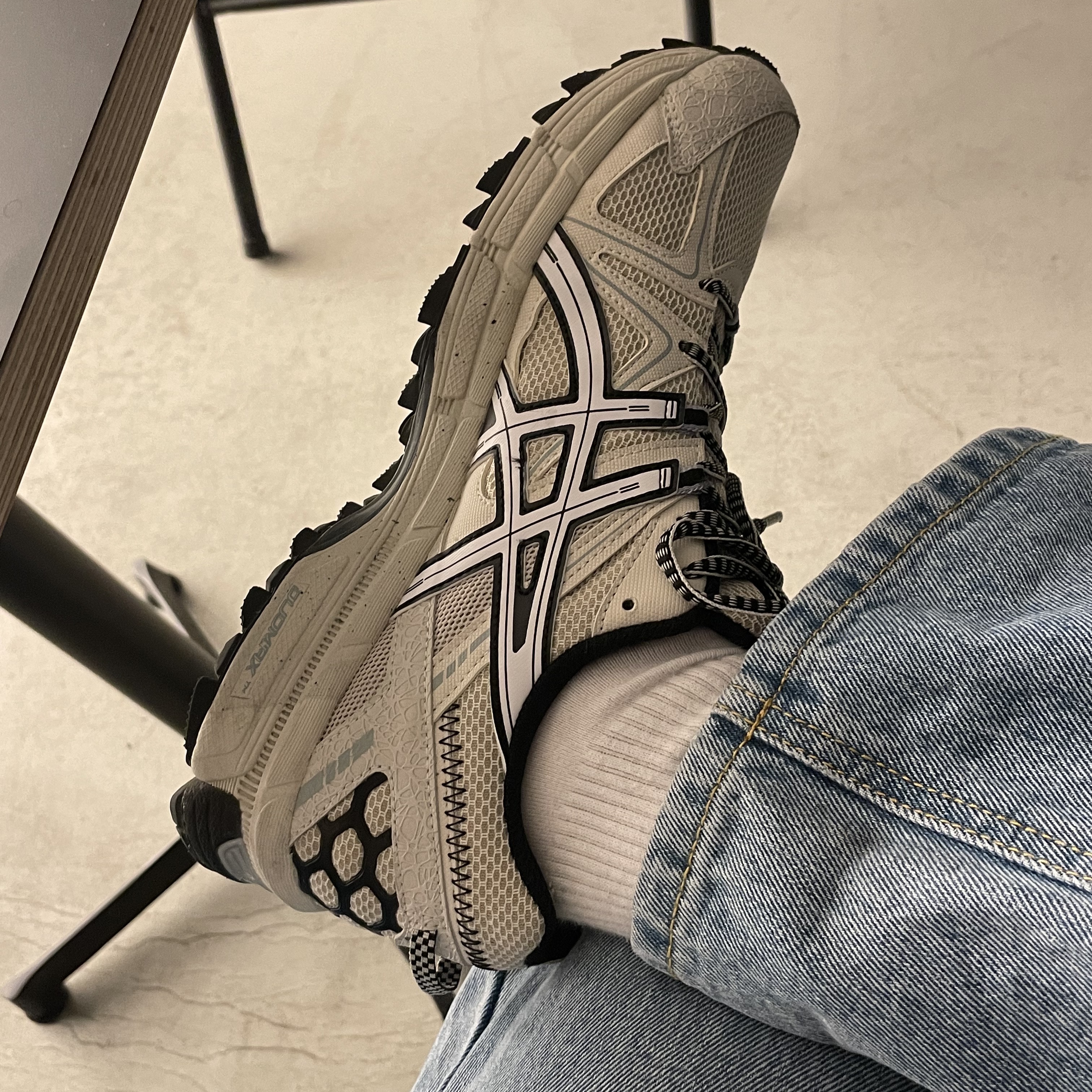 Asics Gel-Kahana 8 Khaki 착용 스타일 - 4